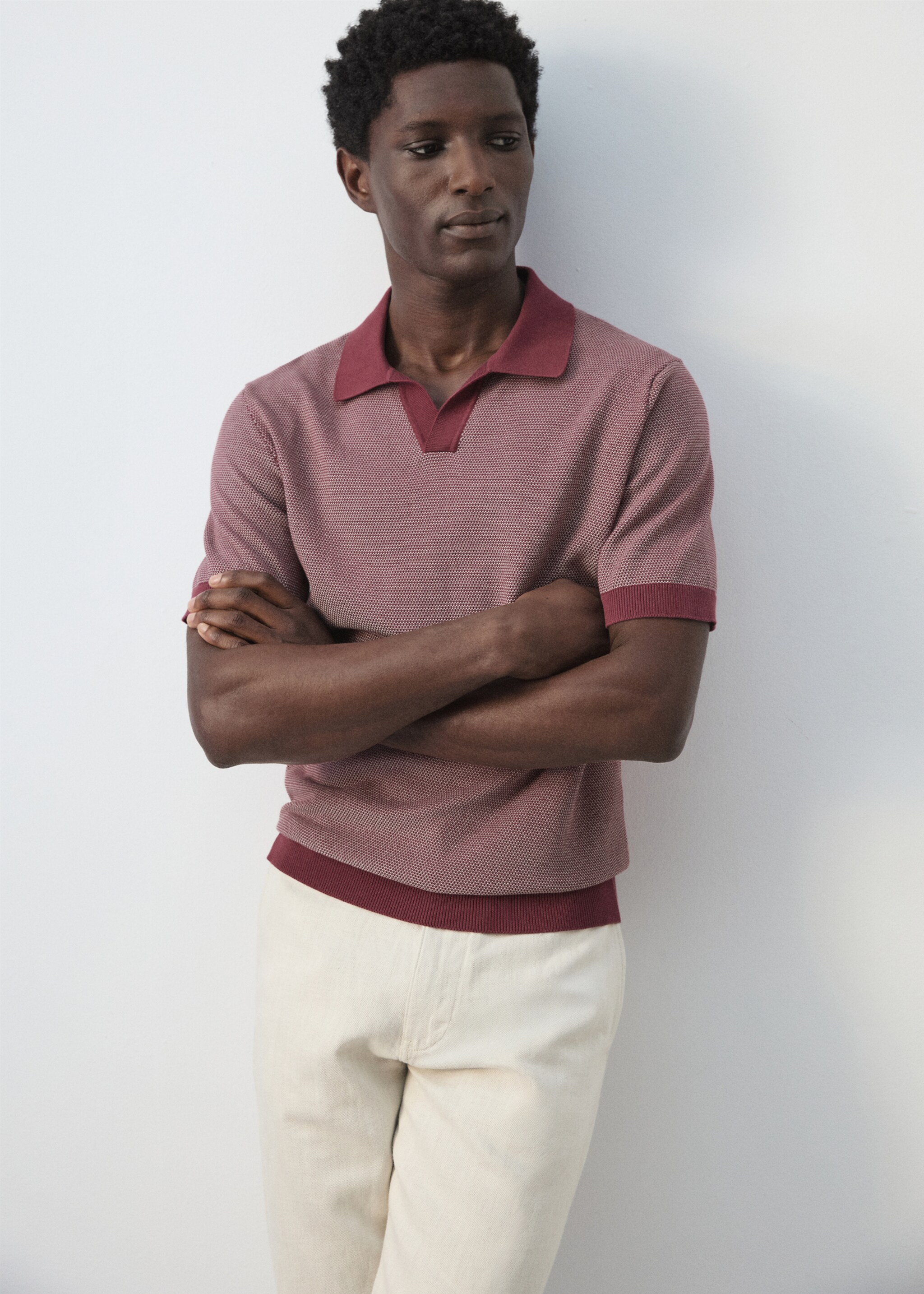 Polo aus 100% Baumwolle in kombiniertem Strick - Detail des Artikels 6, Pflaume. Ref: 27085936-00.