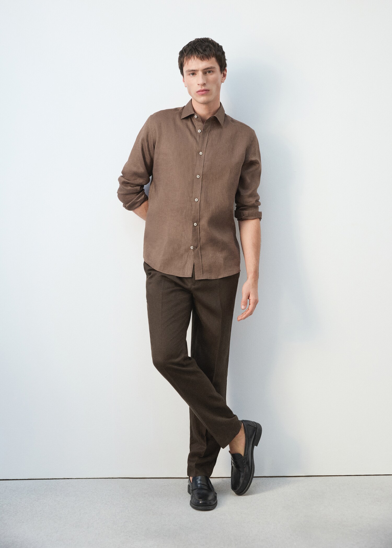 Regular-fit 100% linen shirt - Details of the article 1