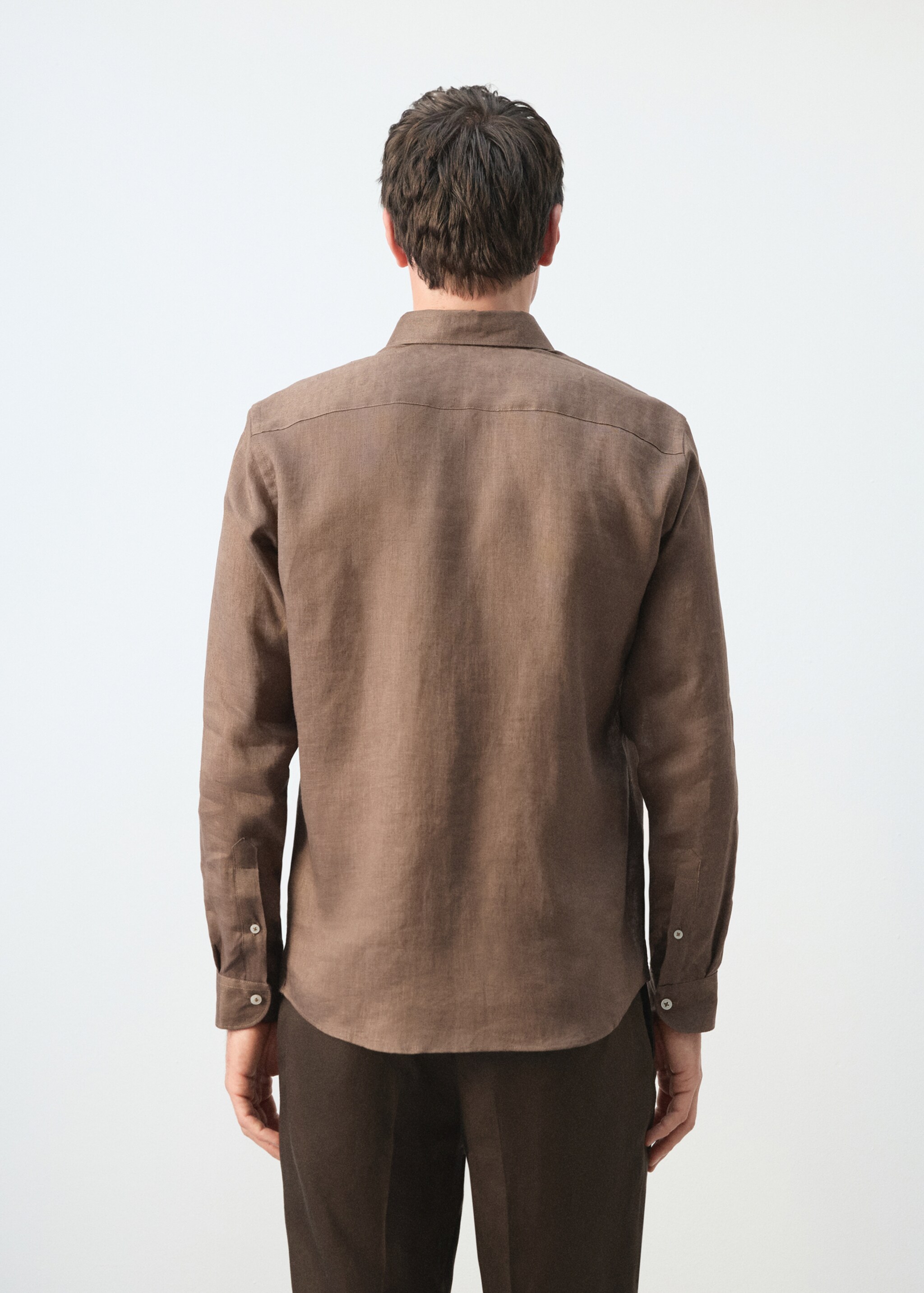 Regular-fit 100% linen shirt - Reverse of the article, Chocolate. Ref: 27085939-00.
