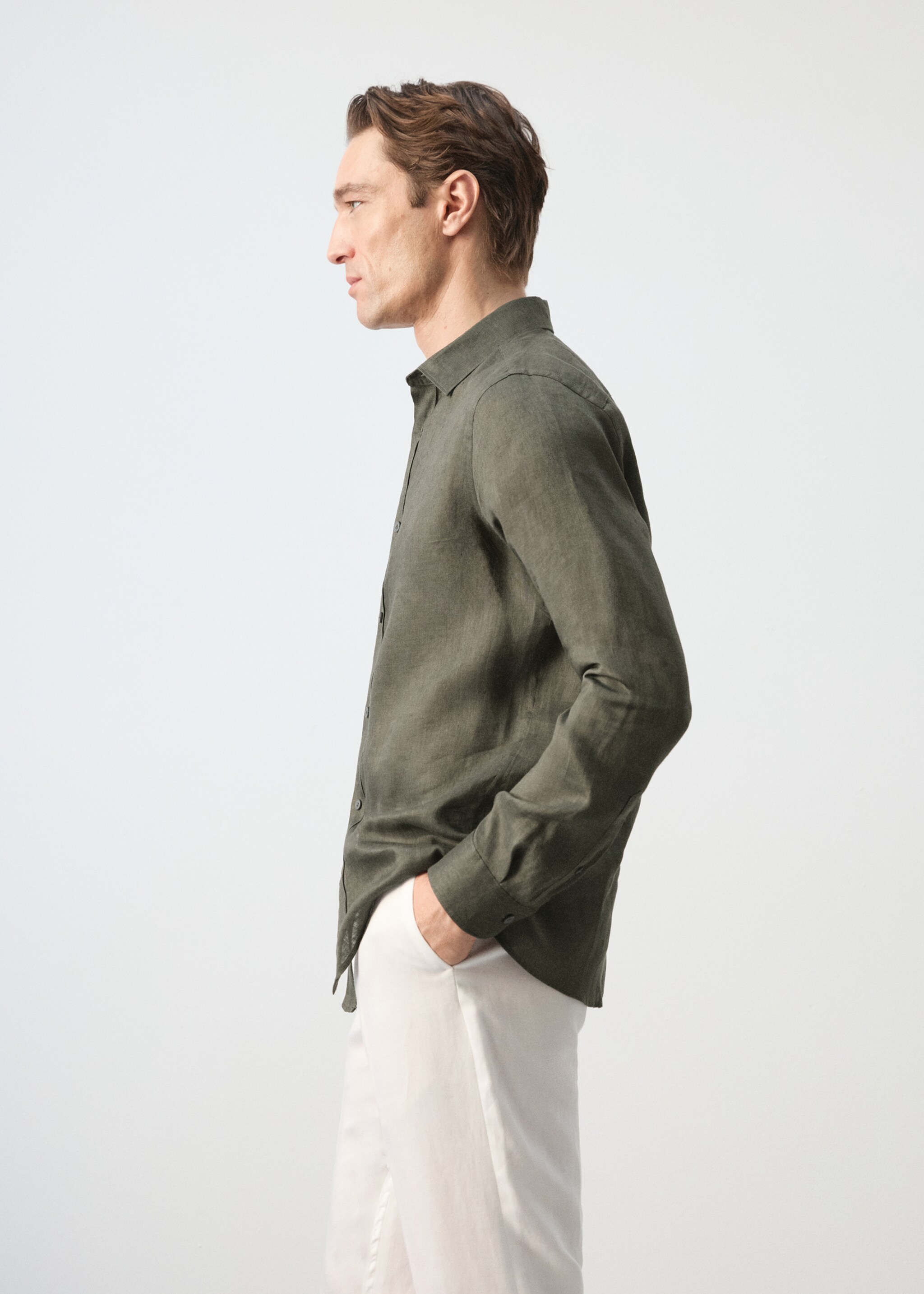 Regular-fit 100% linen shirt - Details of the article 2, Medium Green. Ref: 27085939-00.
