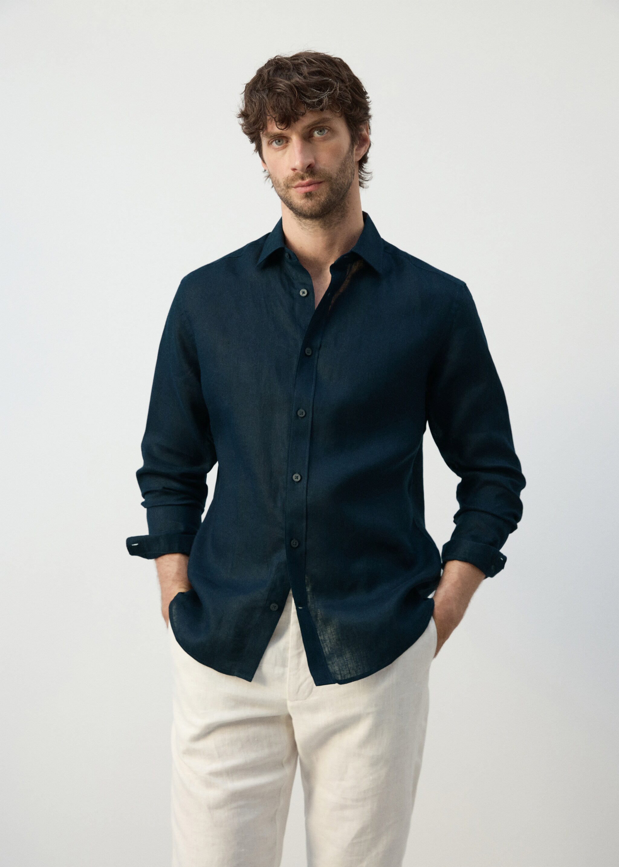 Regular-fit 100% linen shirt - Medium plane, Night Blue. Ref: 27085939-00.