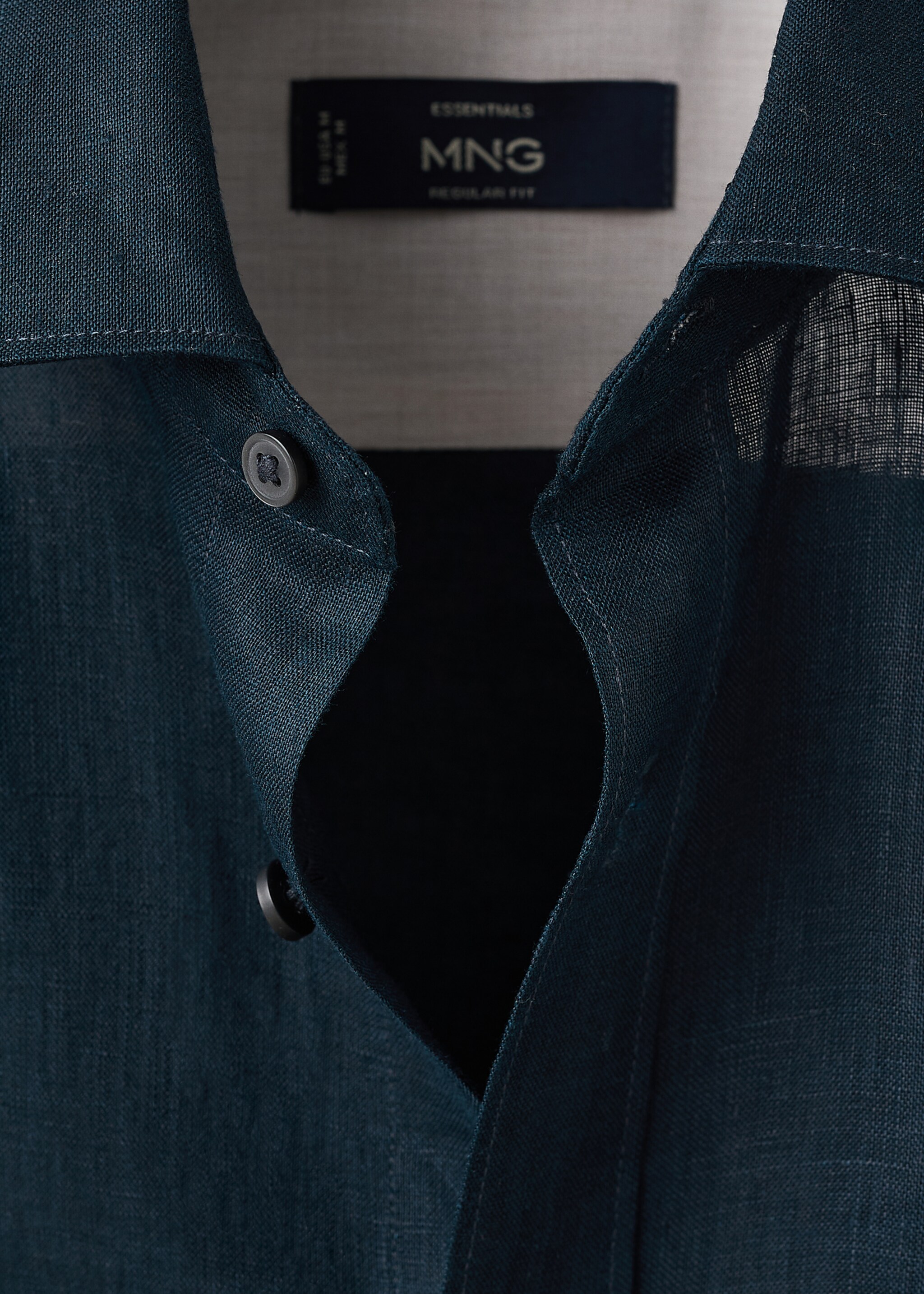 Regular-fit 100% linen shirt - Details of the article 8, Night Blue. Ref: 27085939-00.