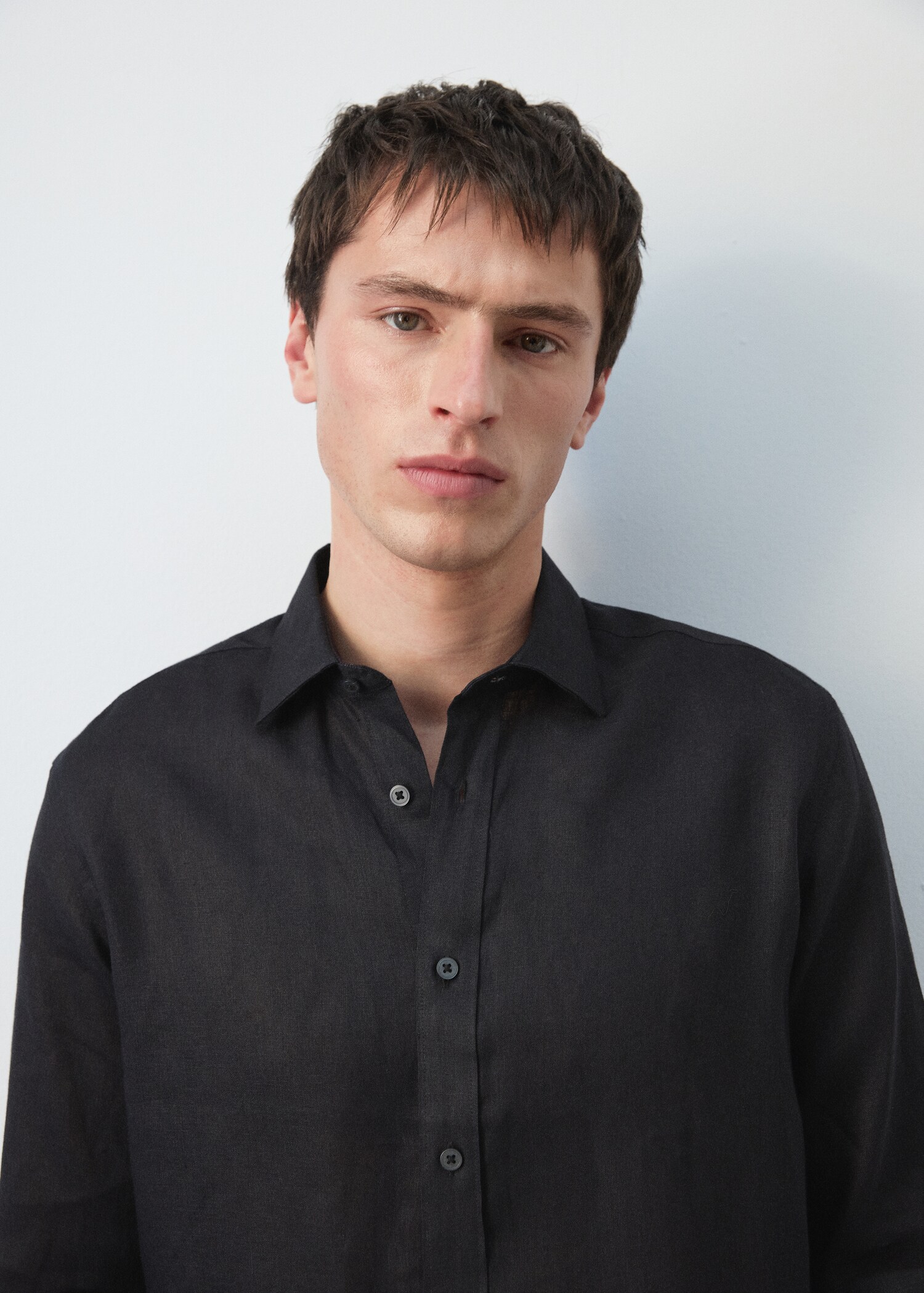 Regular-fit 100% linen shirt - Details of the article 1