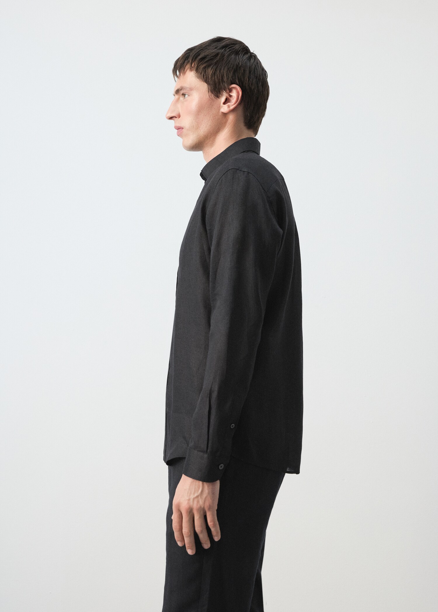 Regular-fit 100% linen shirt - Details of the article 2