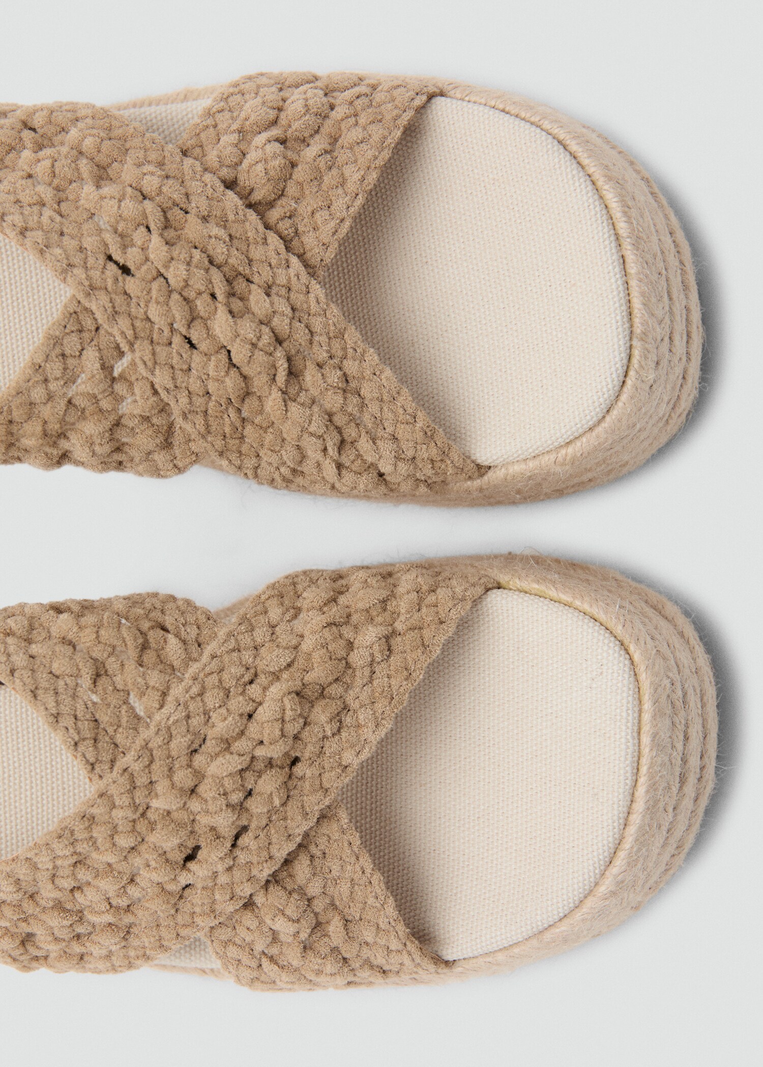 Criss-cross straps sandals - Details of the article 1