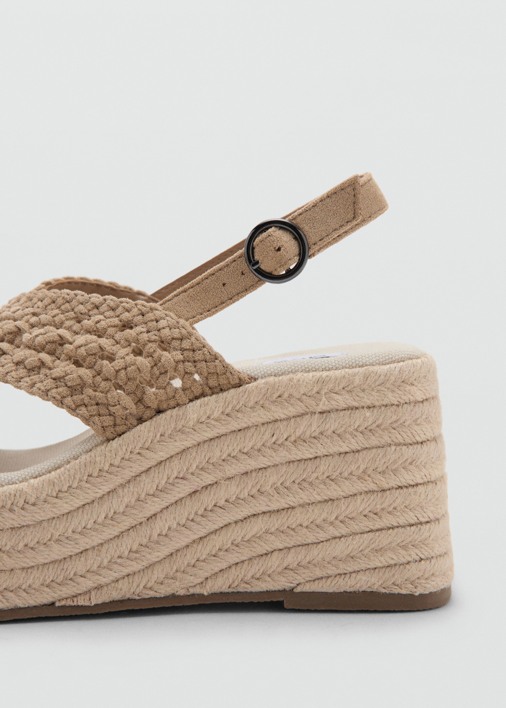 Criss-cross straps sandals - Details of the article 2, Medium Brown. Ref: 27085945-00.