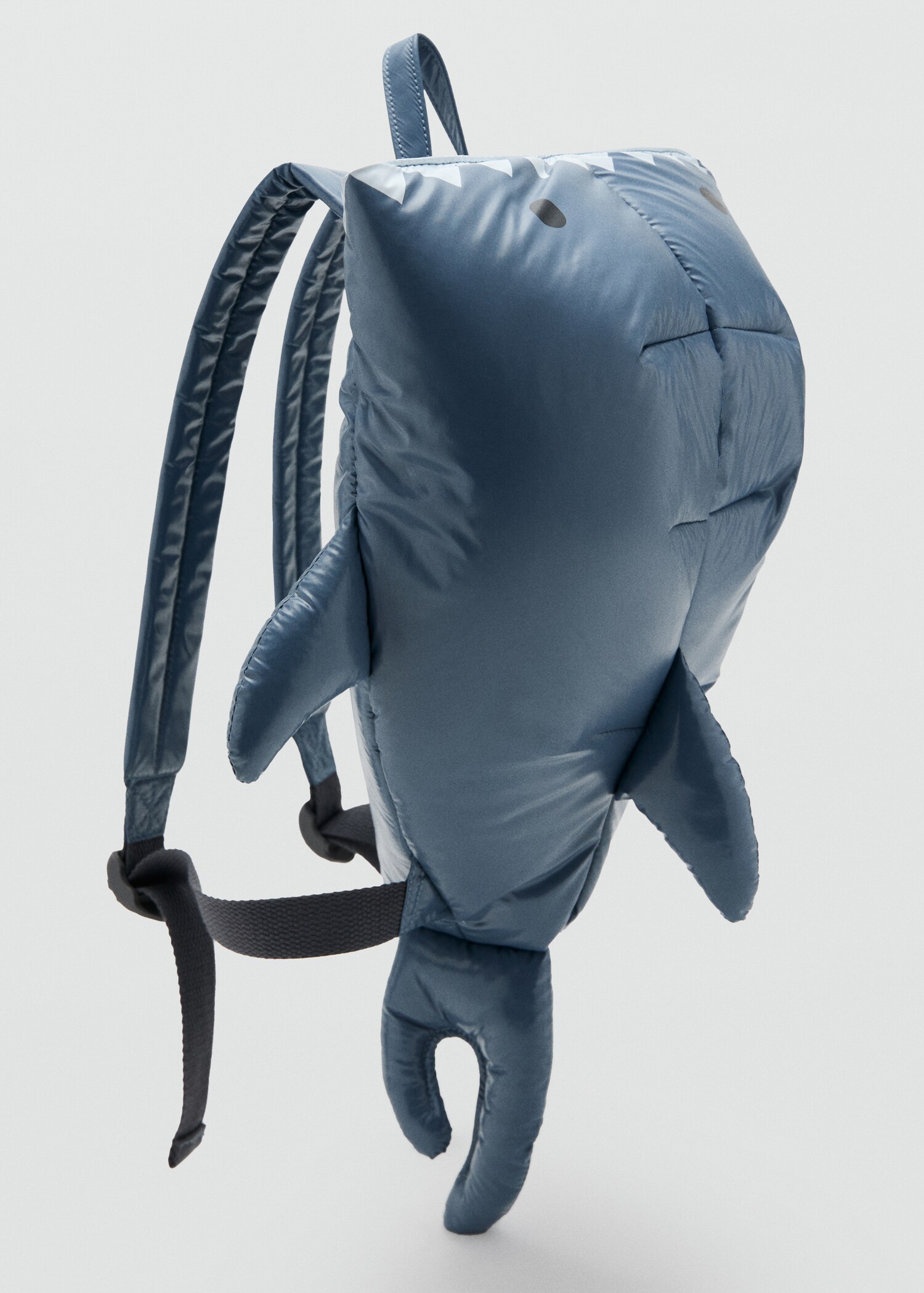 Sac à dos requin - Plan moyen