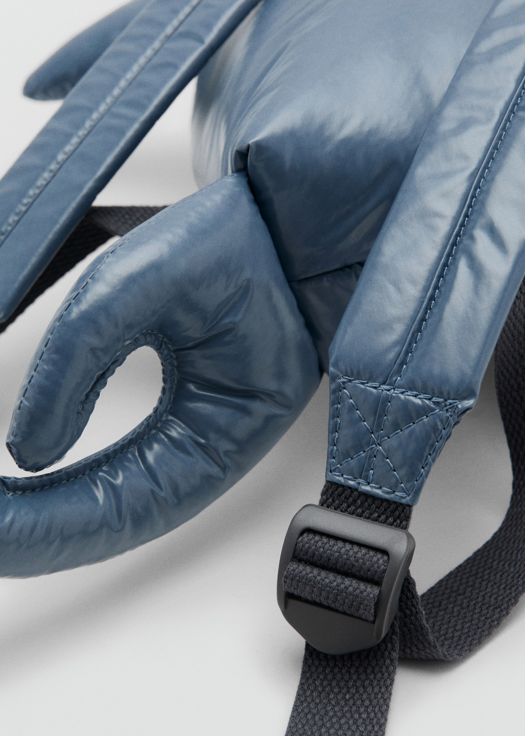 Sac à dos requin - Détail de l'article 3, Bleu. Ref: 27085962-00.