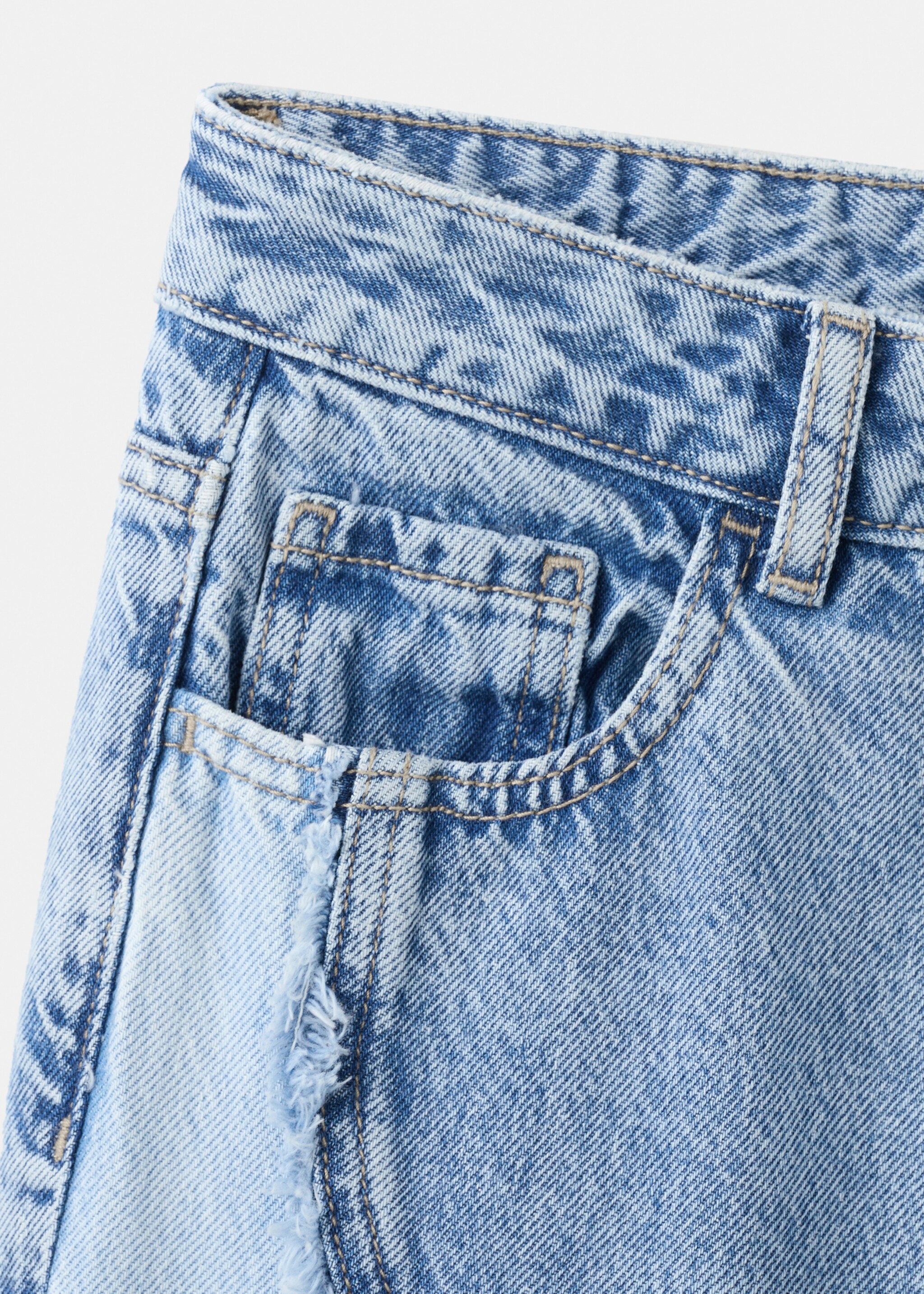 Low-rise contrast jeans - Details of the article 0, Medium Blue. Ref: 27085964-00.