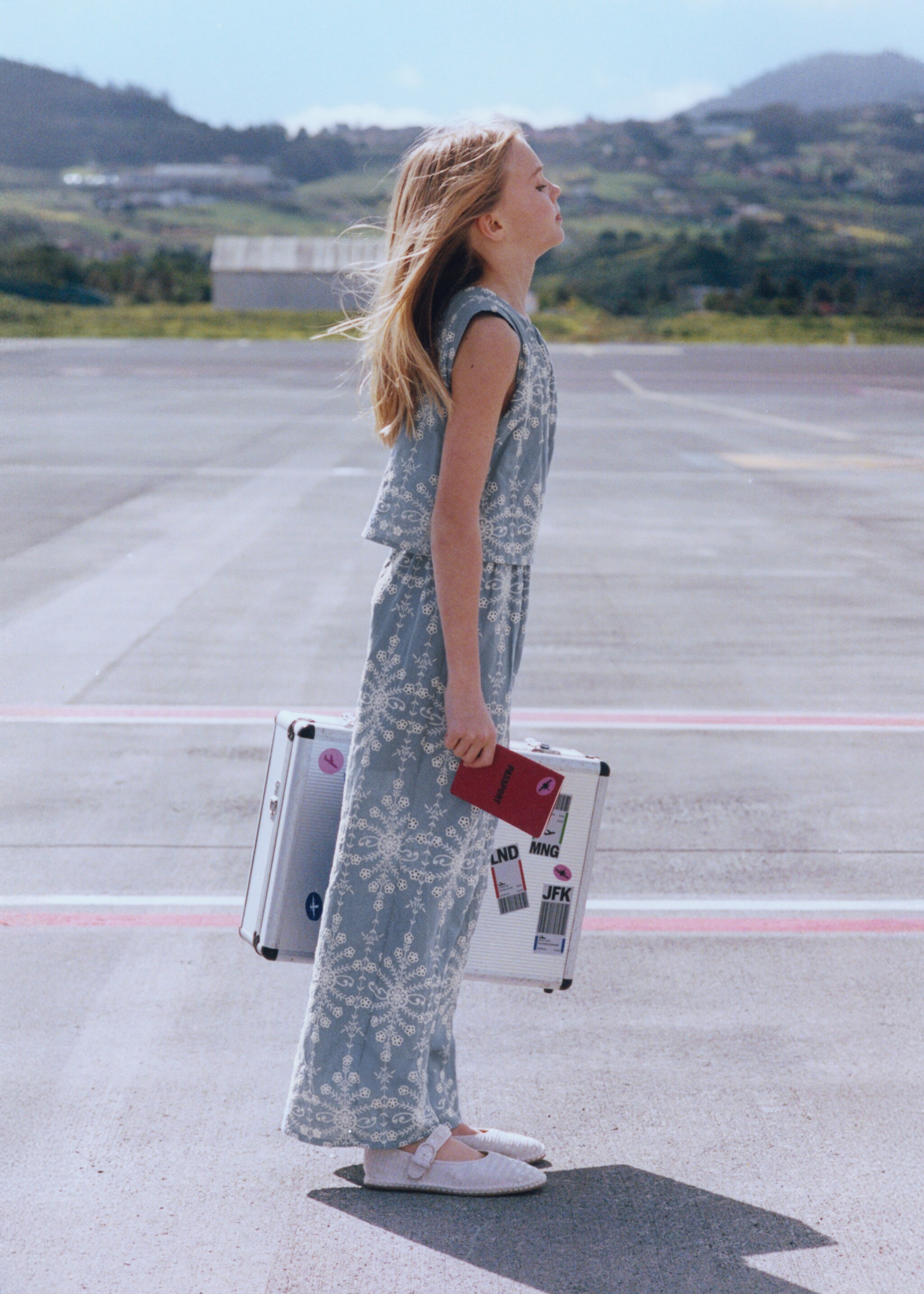 Long embroidered jumpsuit - Details of the article 5, Blue. Ref: 27085969-00.