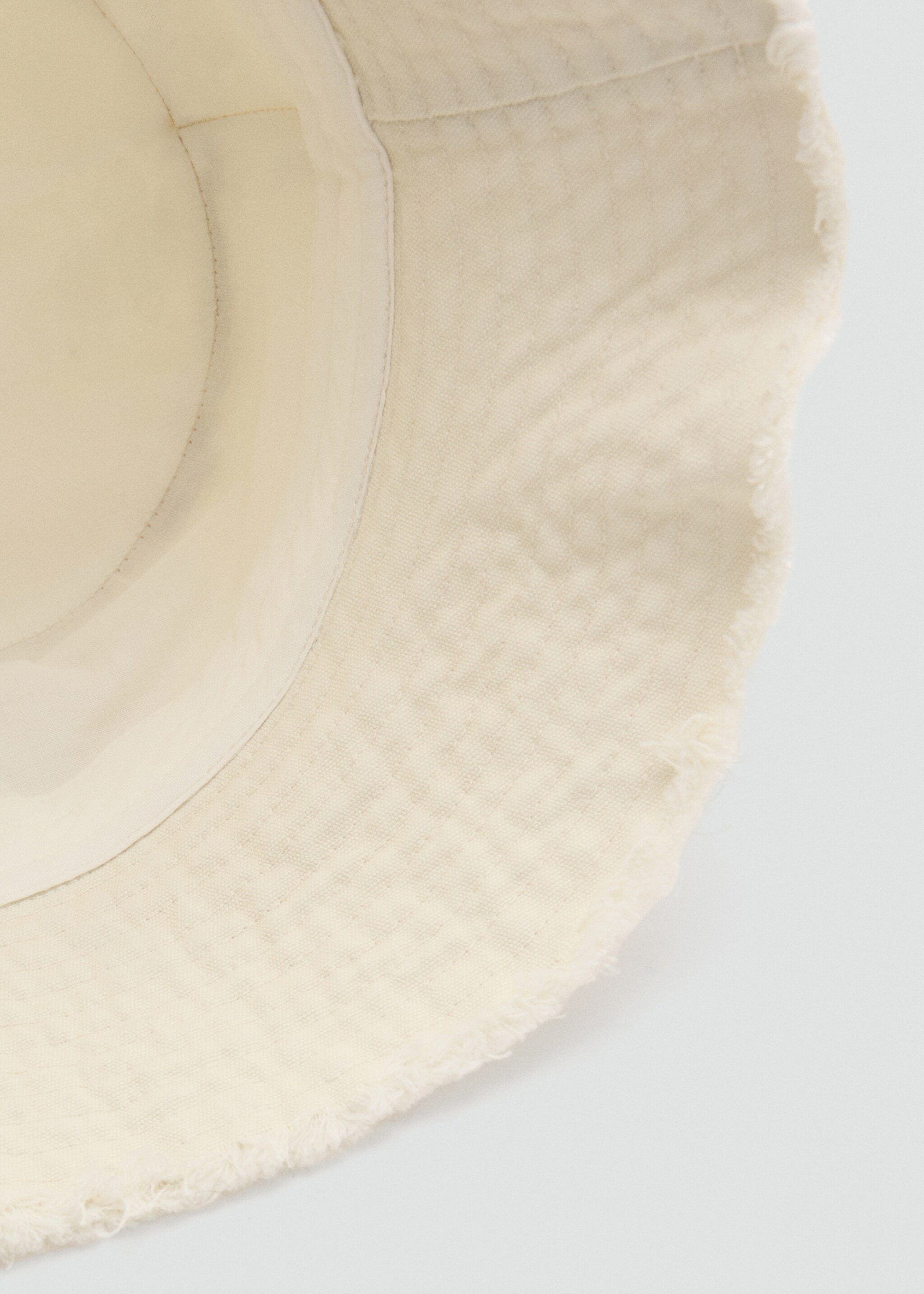 Frayed bucket hat - Details of the article 2, Beige. Ref: 27085970-00.