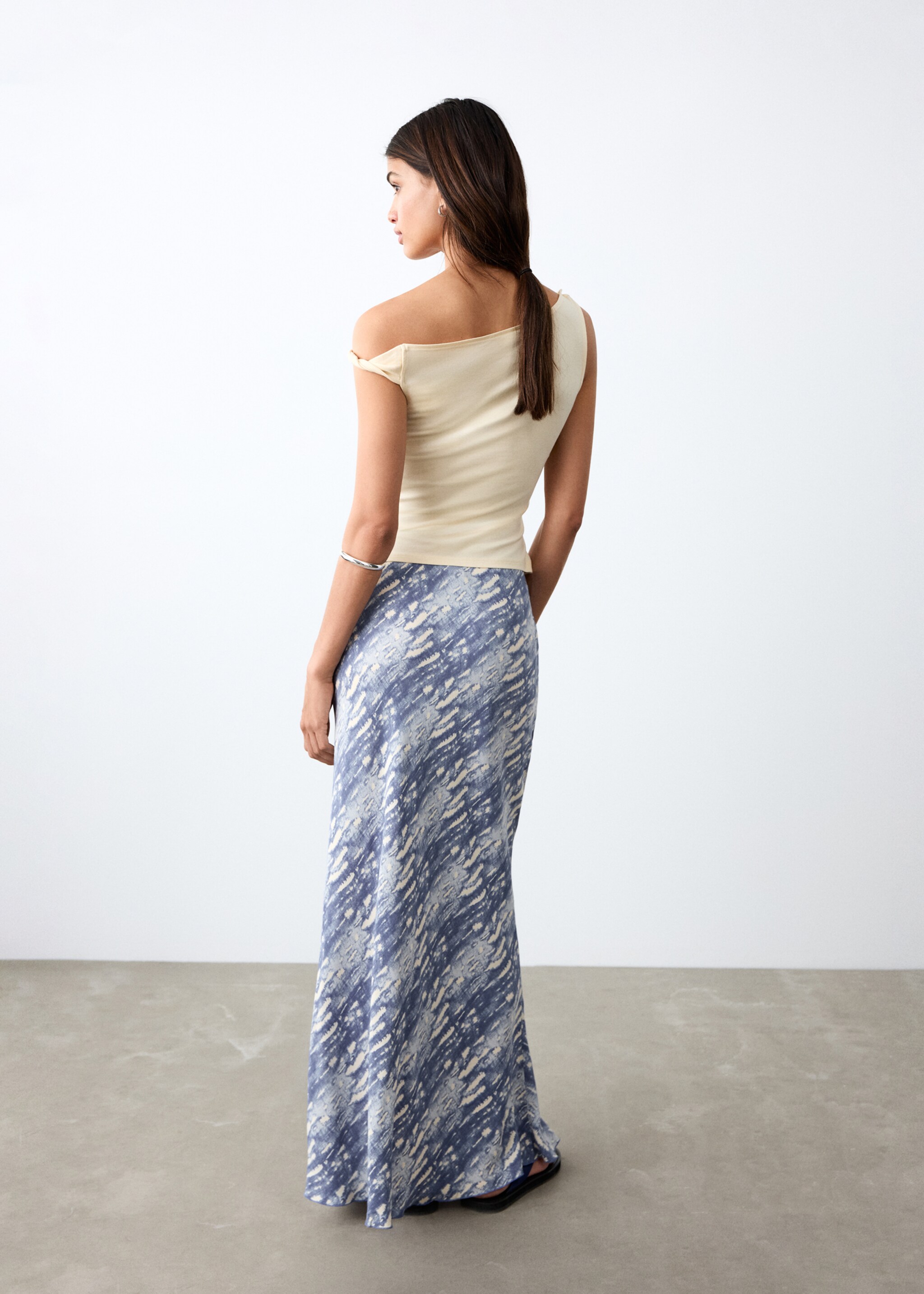 Printed long skirt - Reverse of the article, Blue. Ref: 27085979-00.