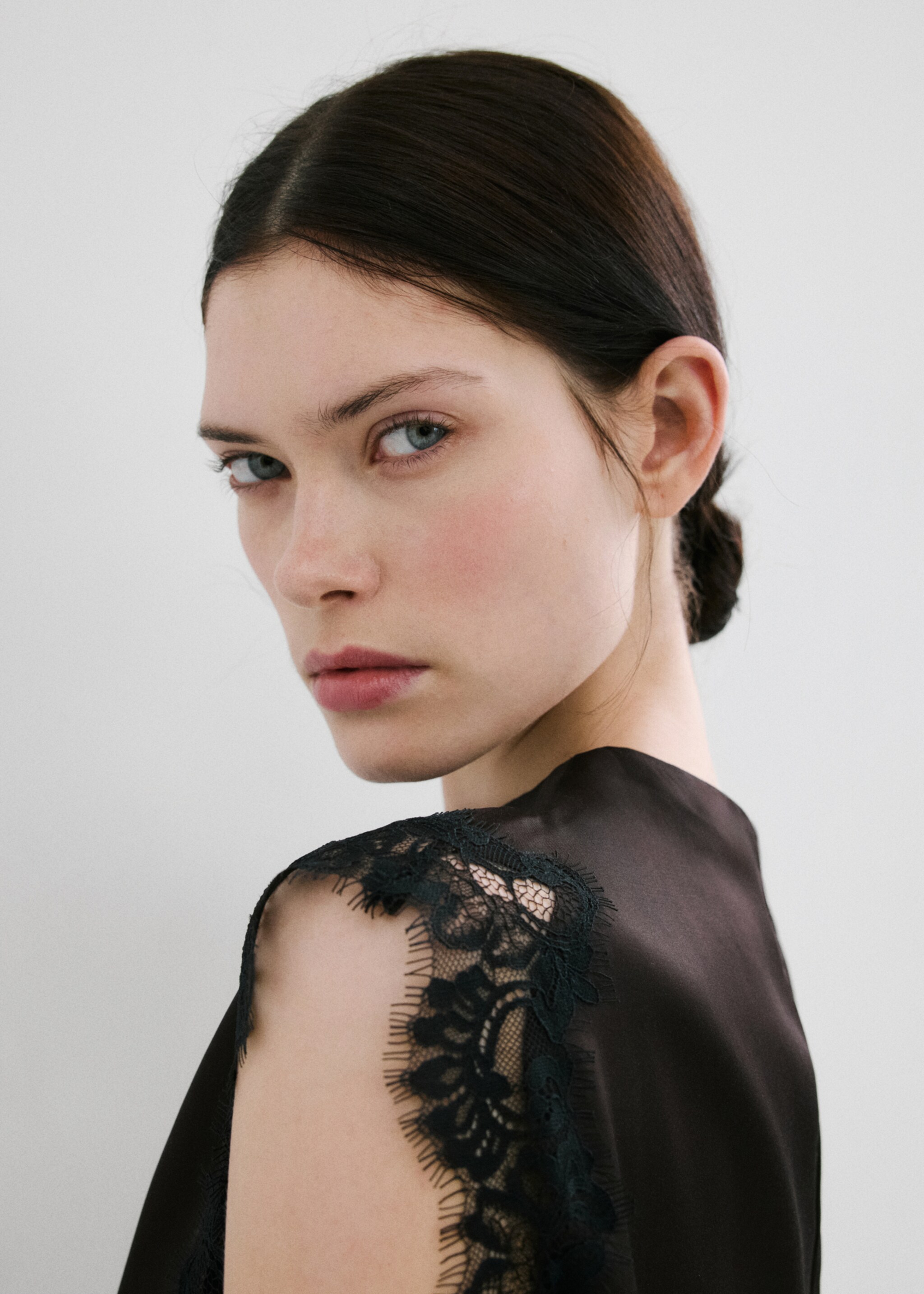 Top ribetes encaje - Detalle del artículo 1, Marrón. Ref: 27085994-00.