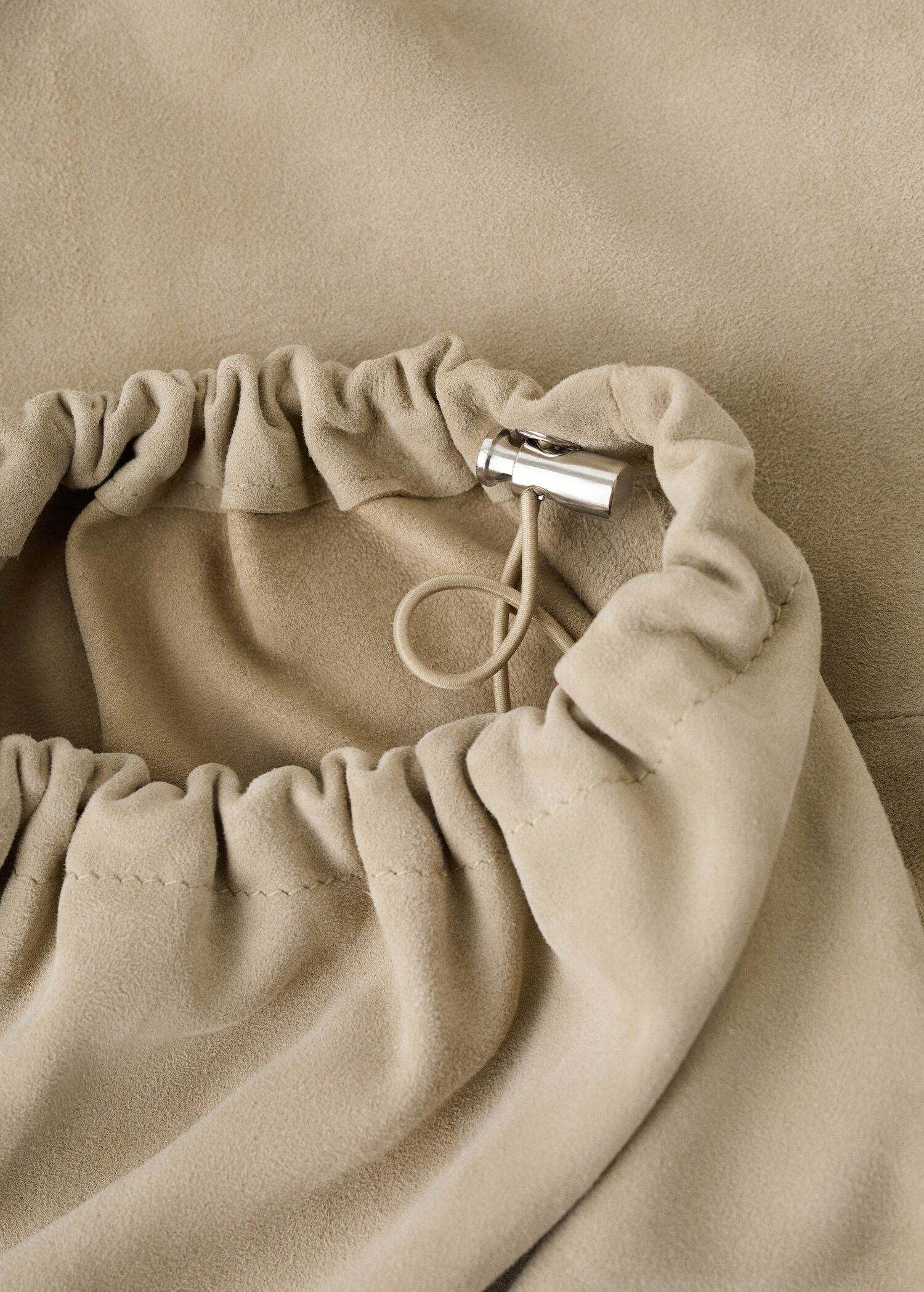 بنطال بالون من الجلد بتفاصيل طيات - تفاصيل المنتج 0