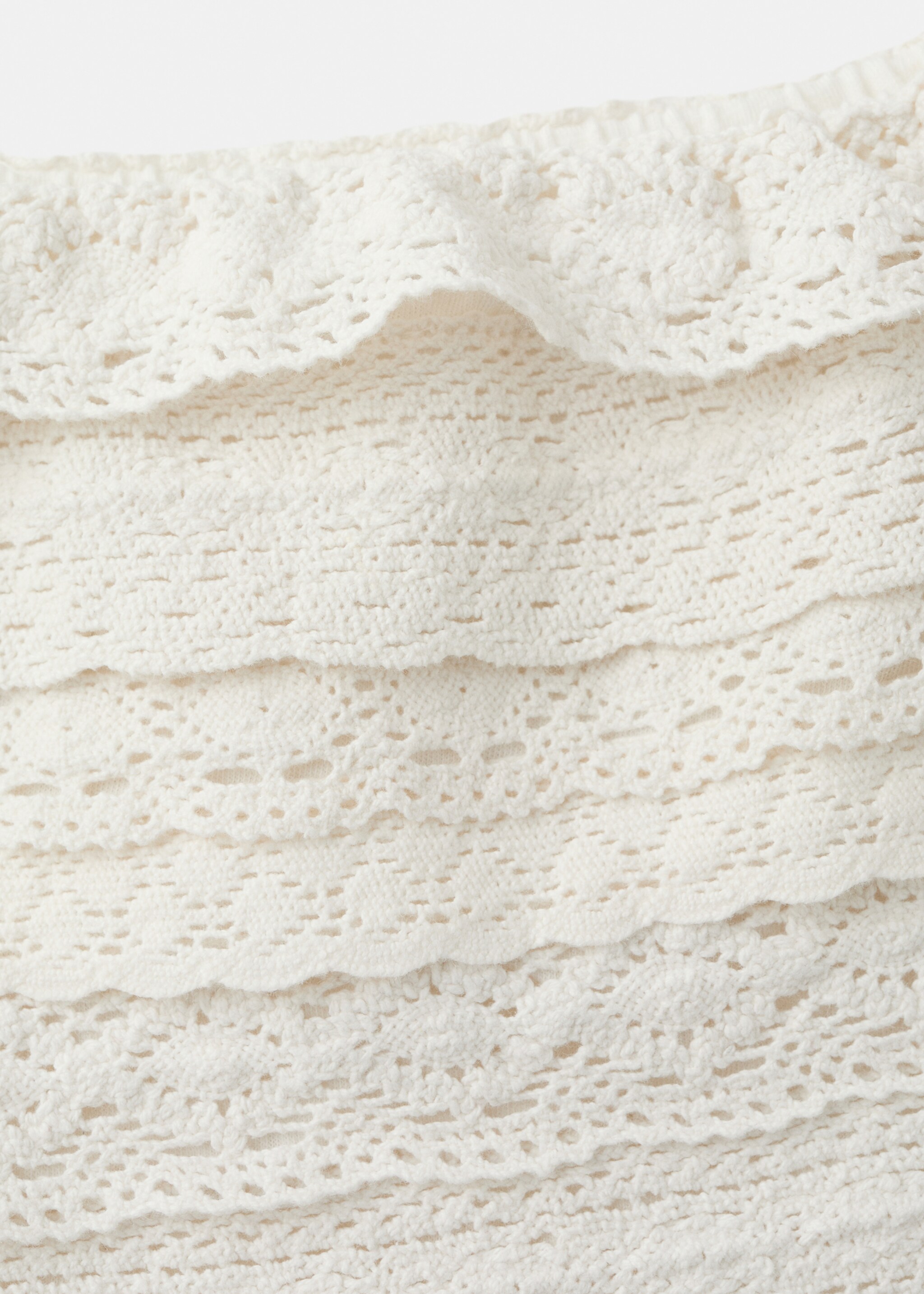 Crochet shorts with ruffles - Details of the article 0, Off White. Ref: 27086337-00.