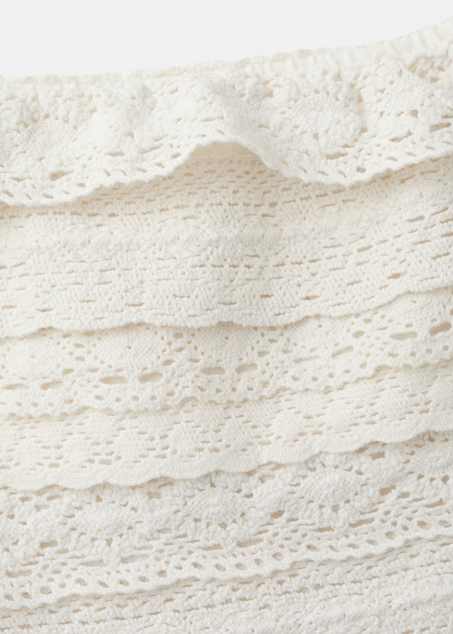 Crochet shorts with ruffles - Details of the article 0