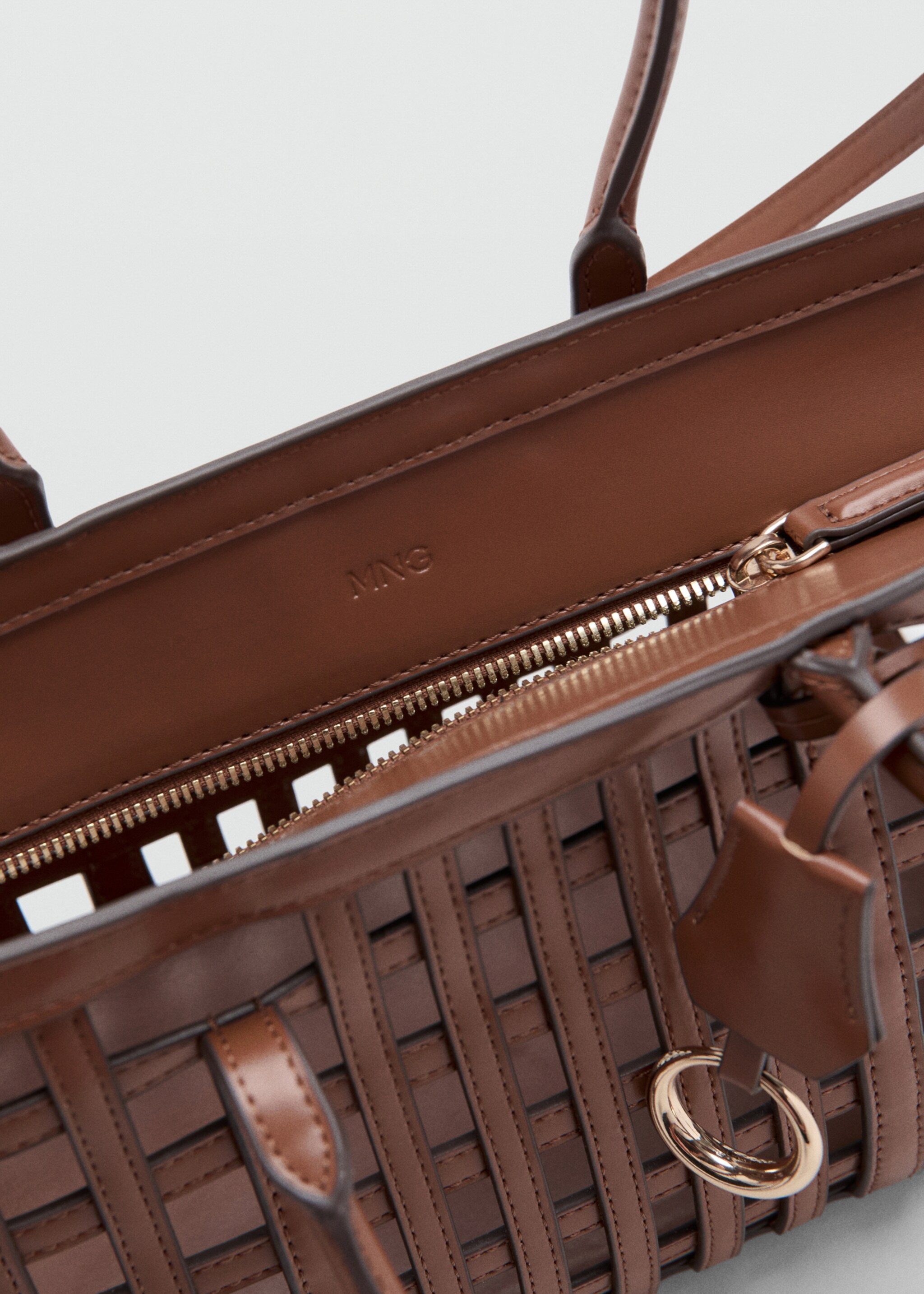 Braided handbag - Details of the article 2, Leather. Ref: 27086738-00.