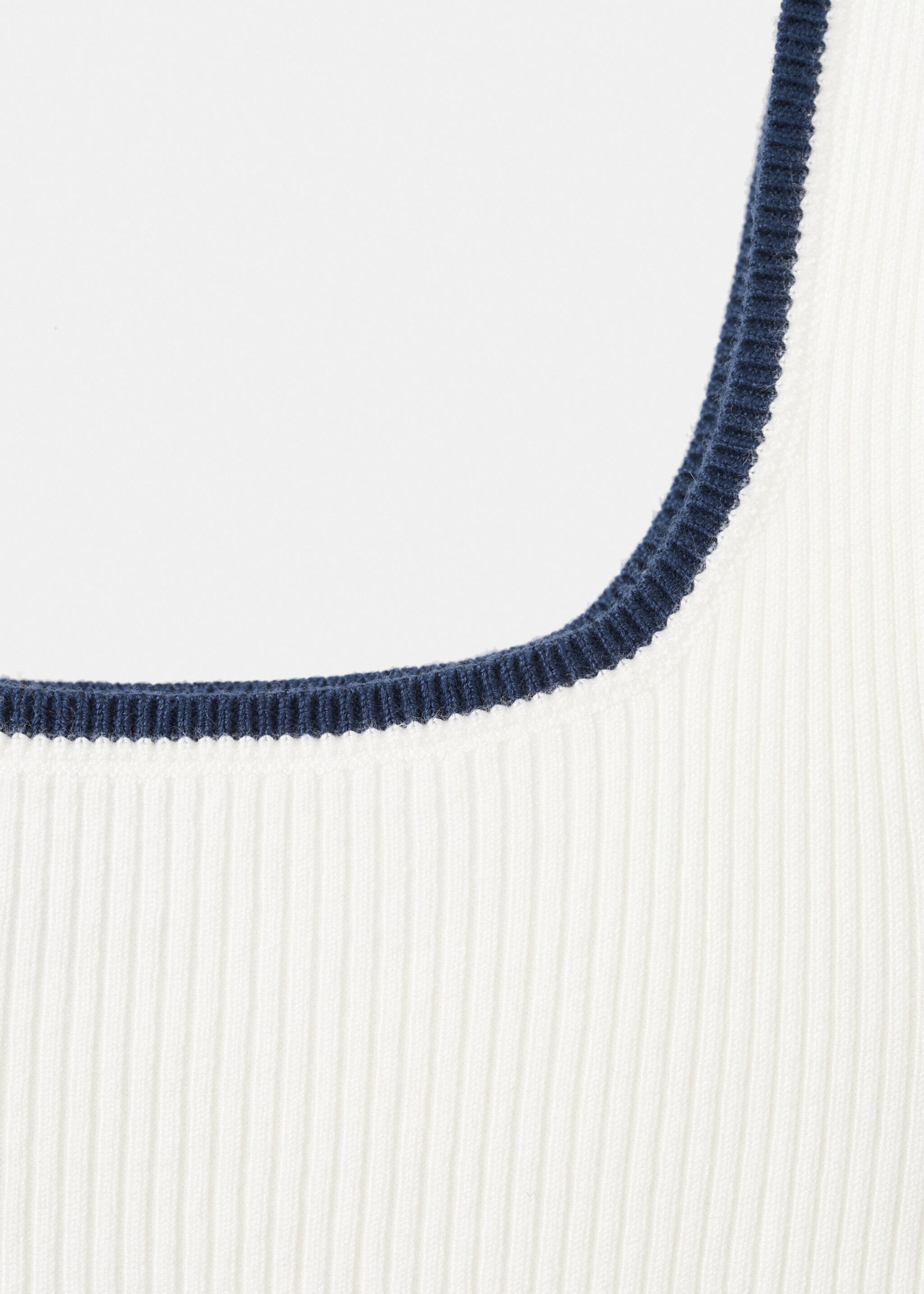 Top volantes bicolor - Detalle del artículo 8, Blanco. Ref: 27087136-00.