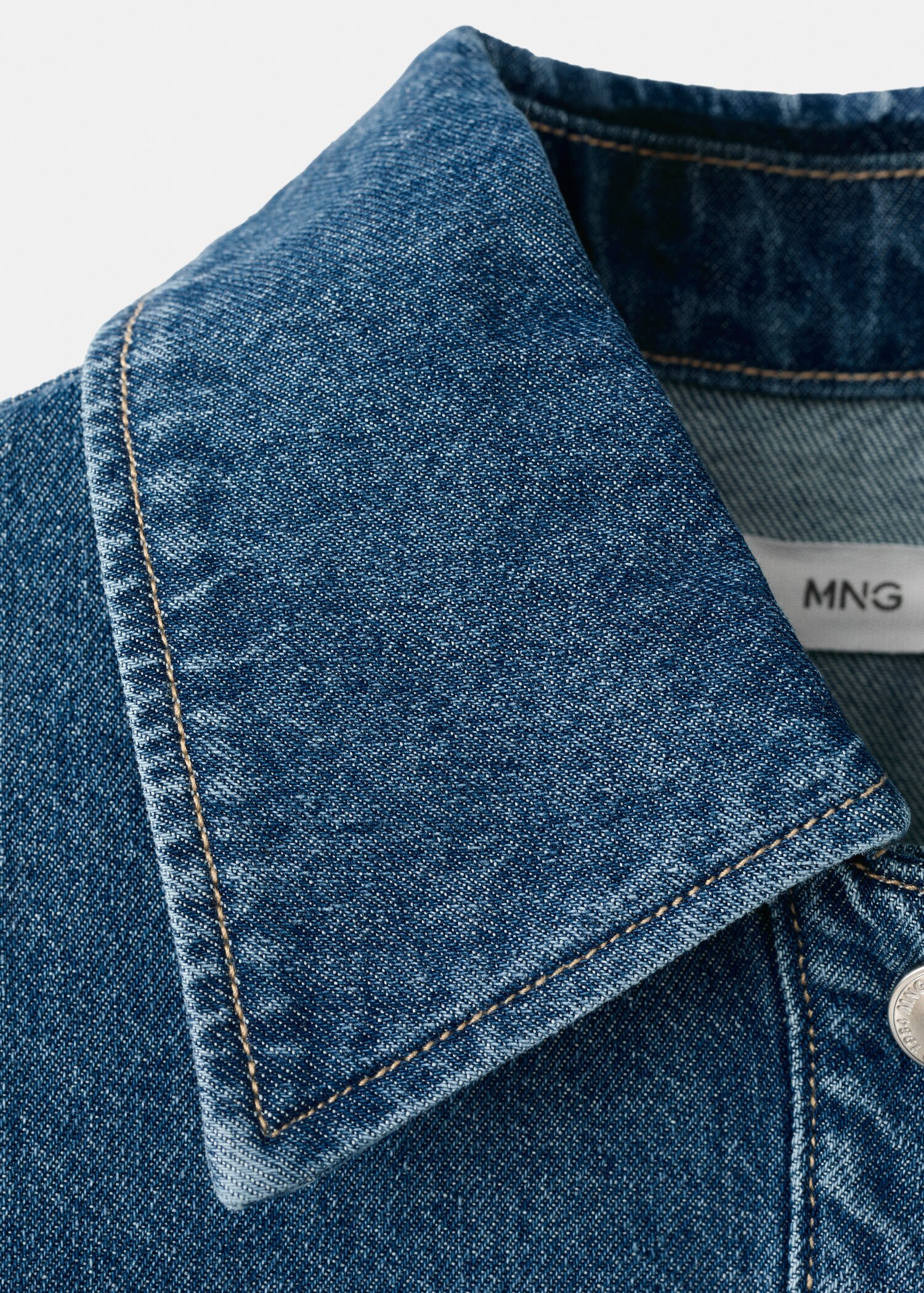 Denim blouse with pockets - Details of the article 0