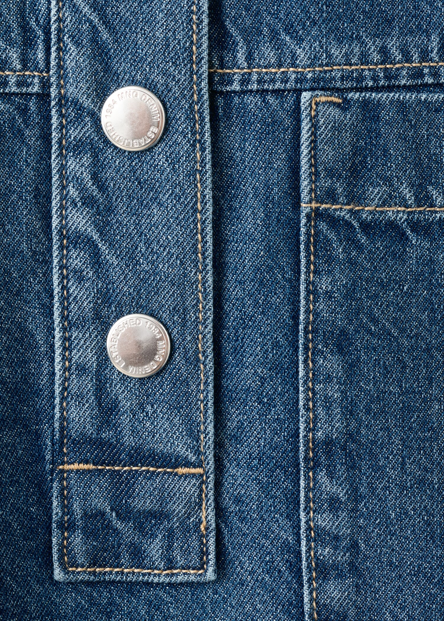 Denim blouse with pockets - Details of the article 8
