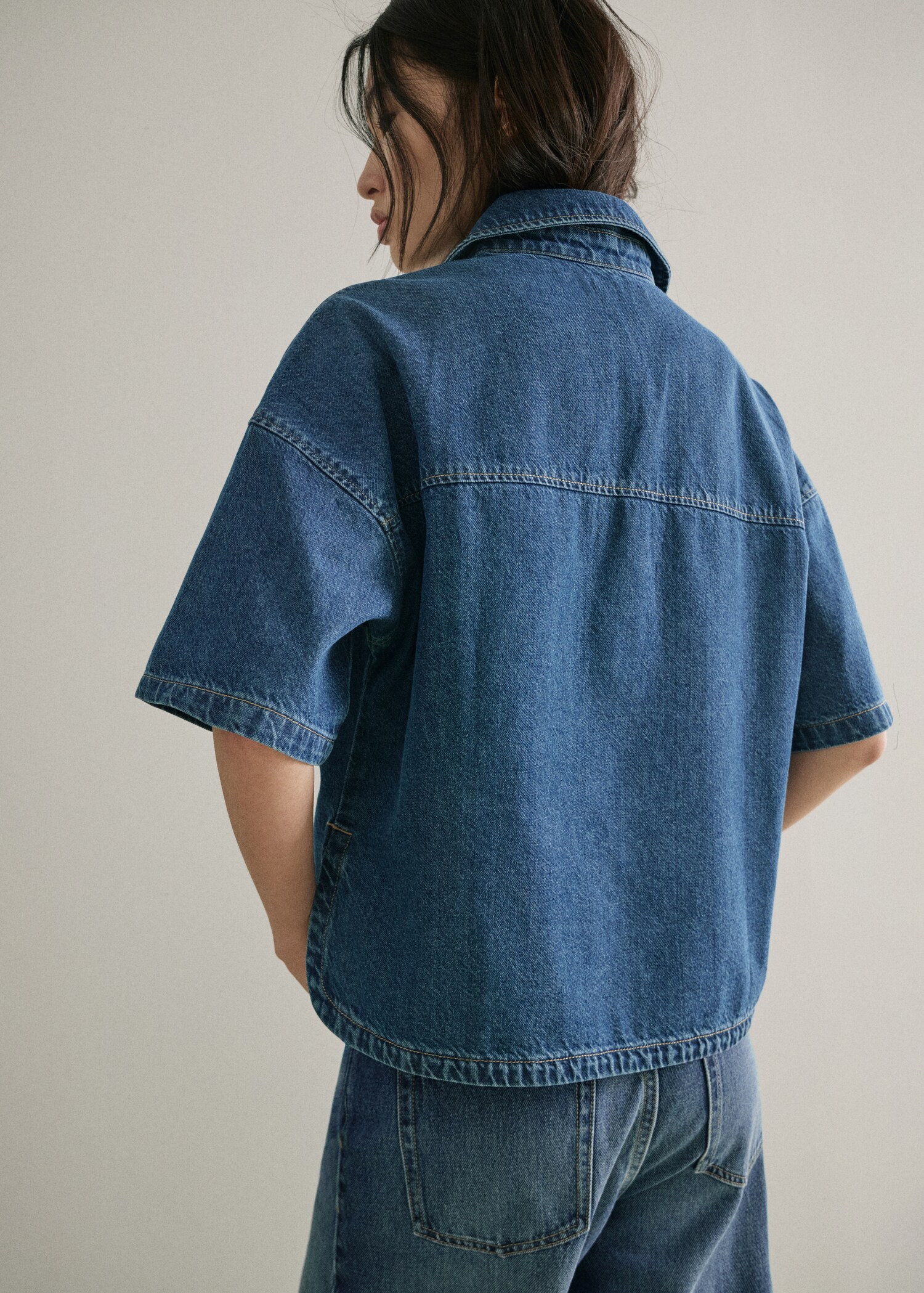 Denim blouse with pockets - Reverse of the article