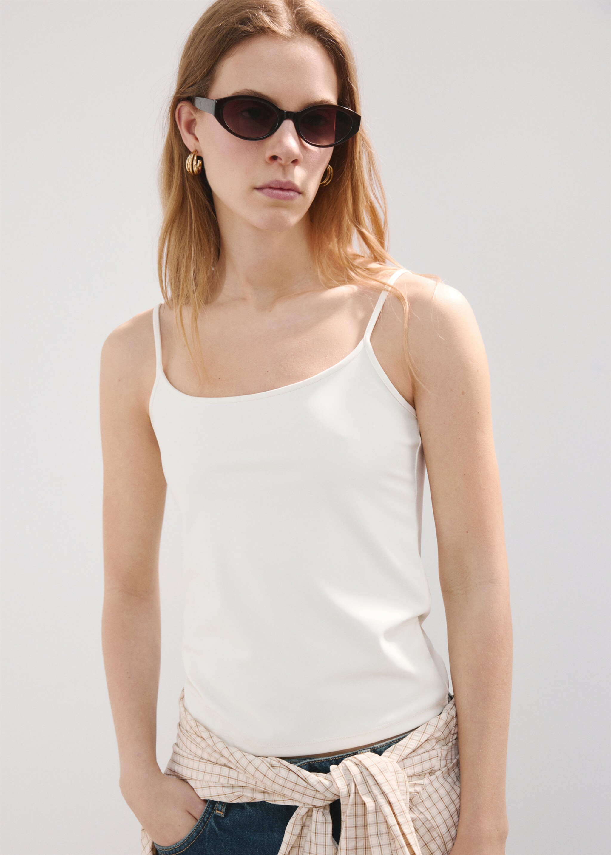 Fitted crop top - Details of the article 6, Ecru. Ref: 27087140-00.