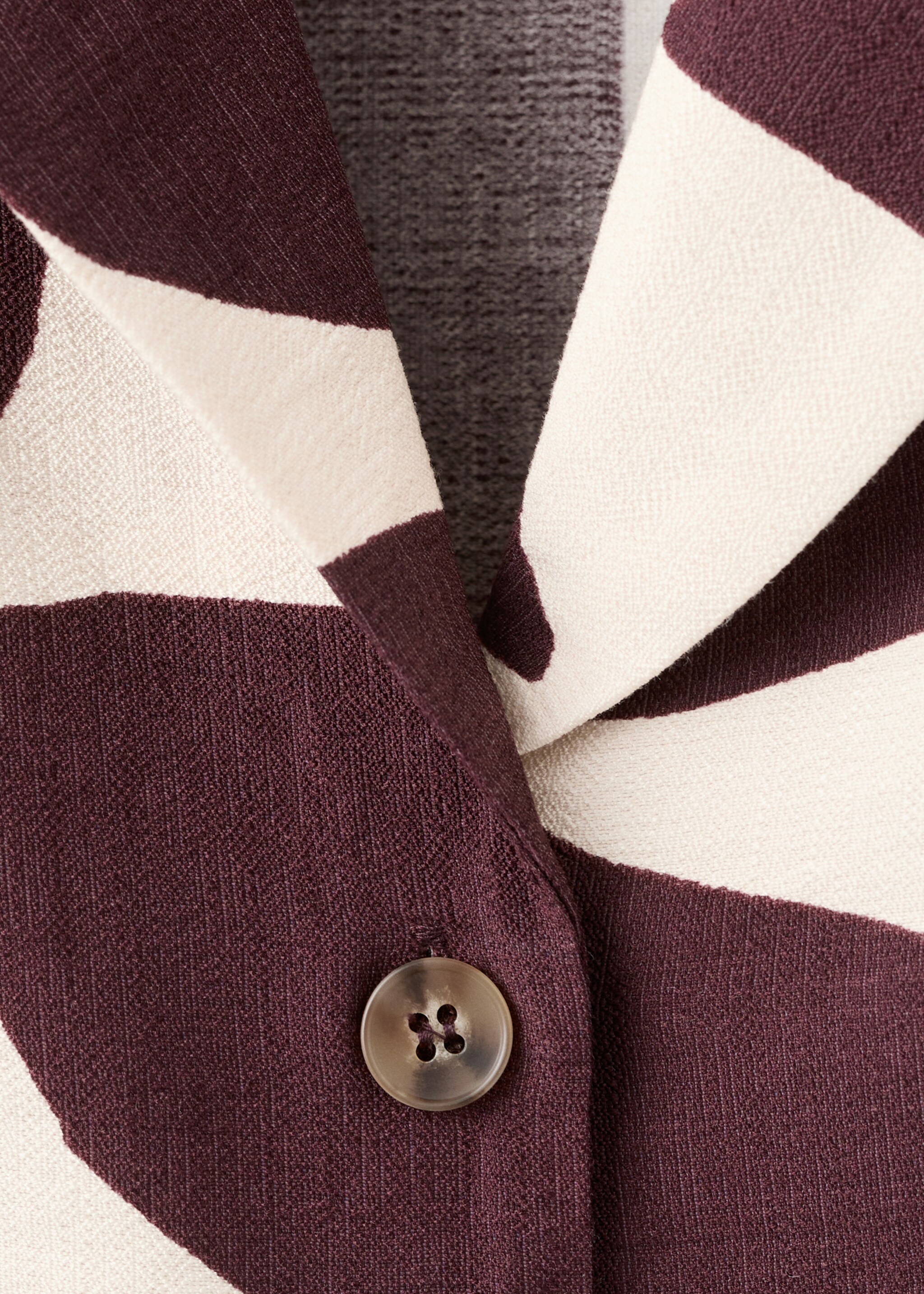 Printed short-sleeved shirt - Details of the article 0, Ecru. Ref: 27087144-00.