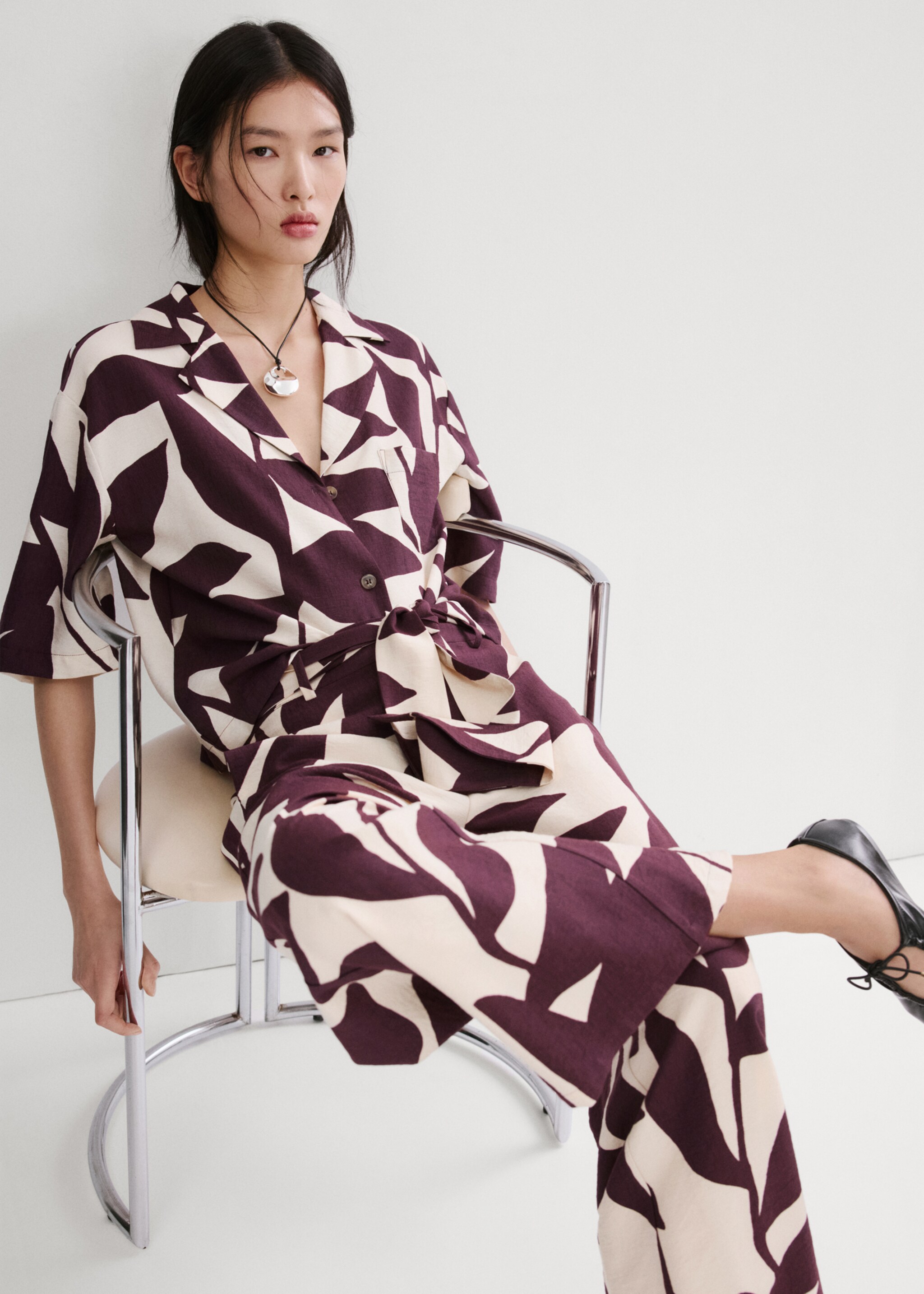 Printed short-sleeved shirt - Details of the article 2, Ecru. Ref: 27087144-00.