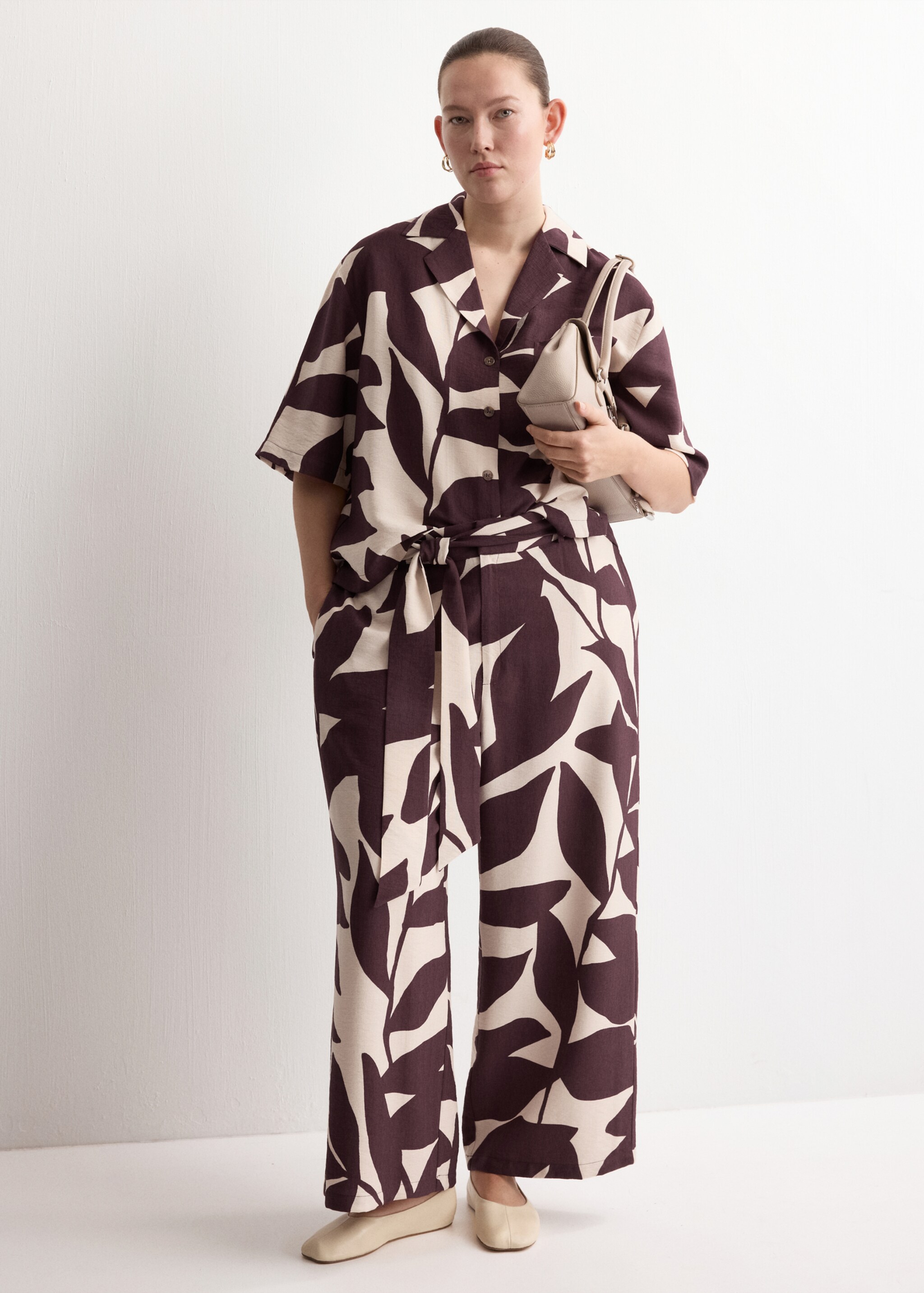 Printed short-sleeved shirt - Details of the article 3, Ecru. Ref: 27087144-00.