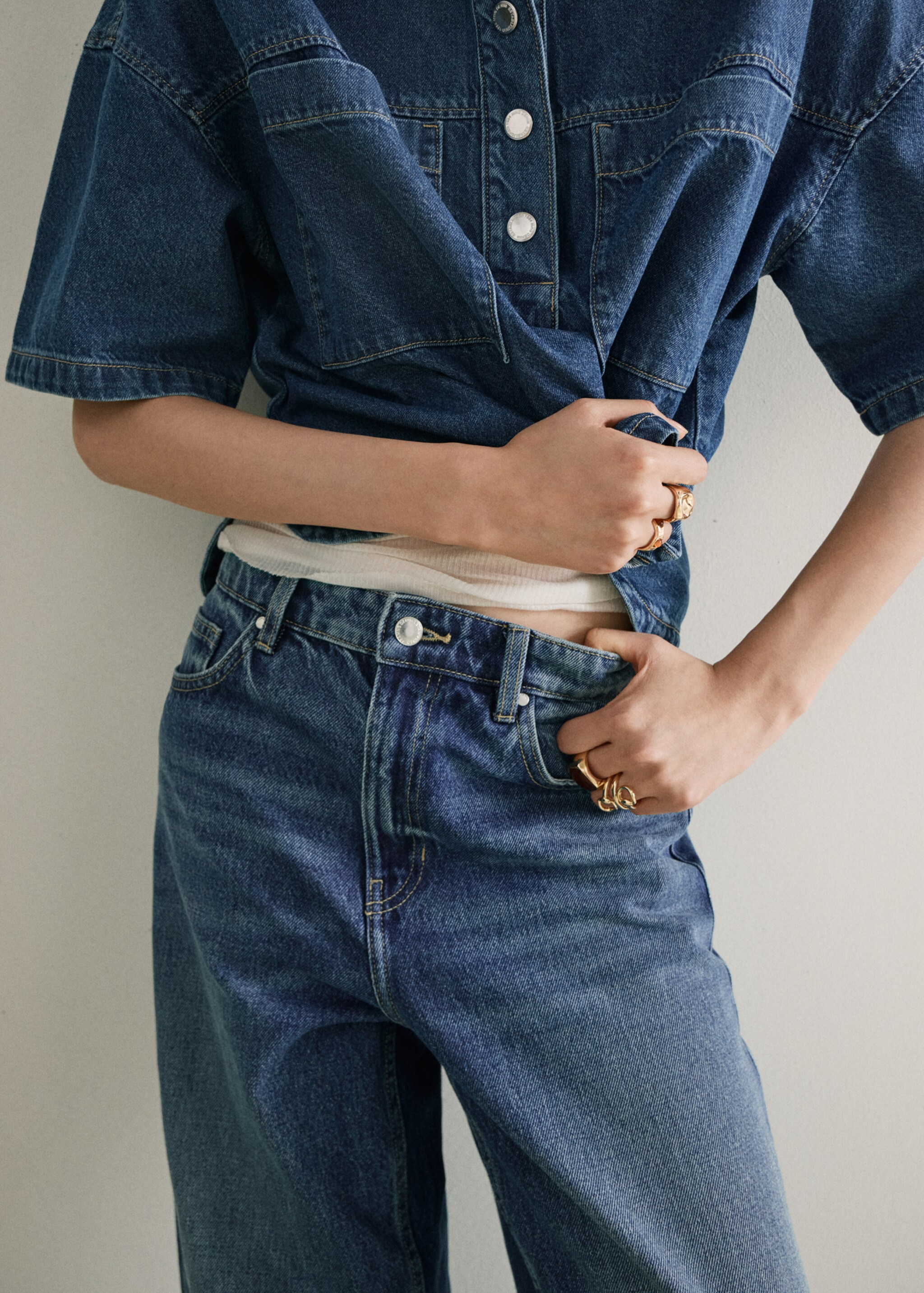 Wide leg mid-rise jeans - Details of the article 6, Medium Blue. Ref: 27087148-00.