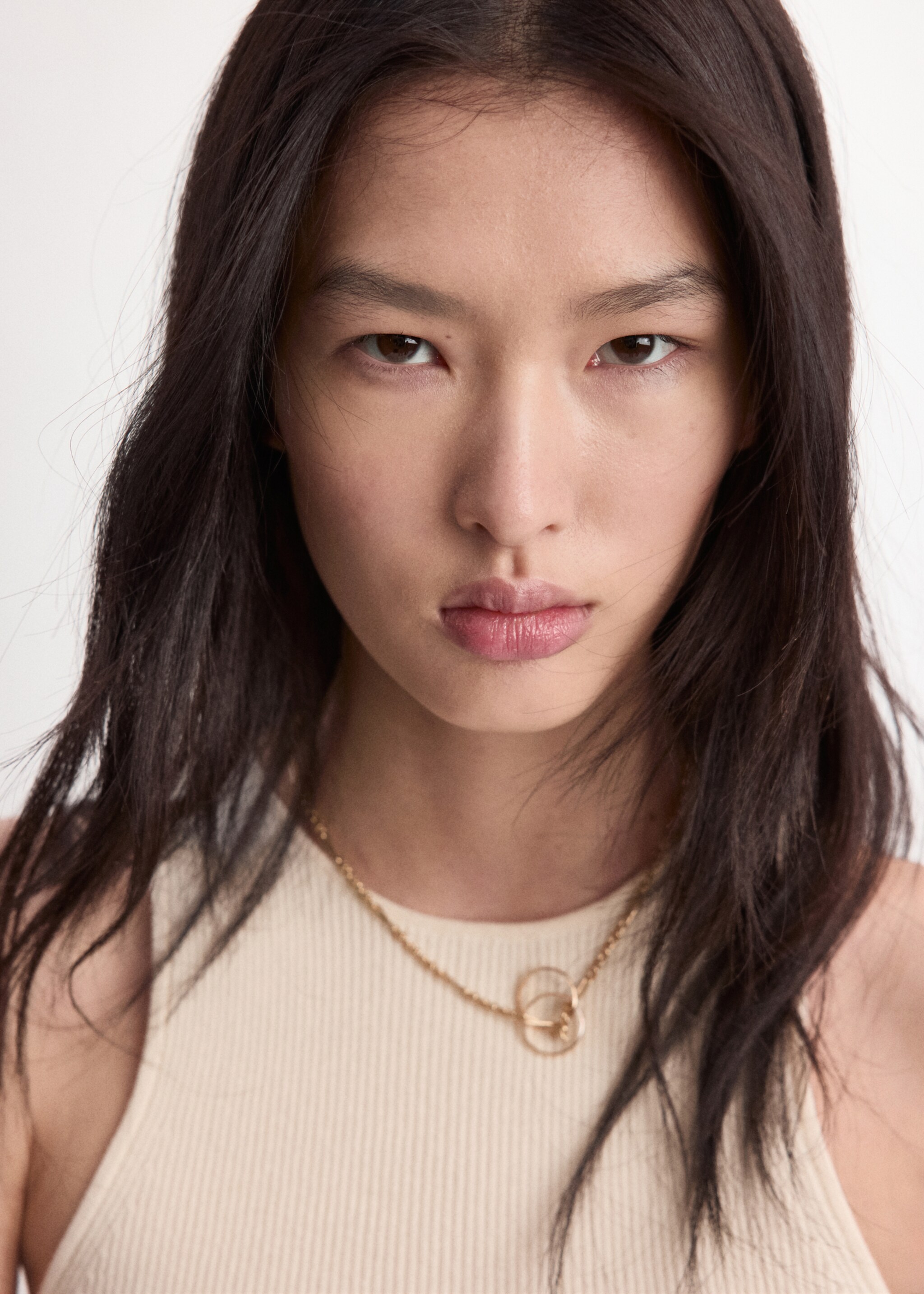 Приталенный топ из тонкого трикотажа - Деталь изделия 1, Экрю. Ref: 27087151-00.