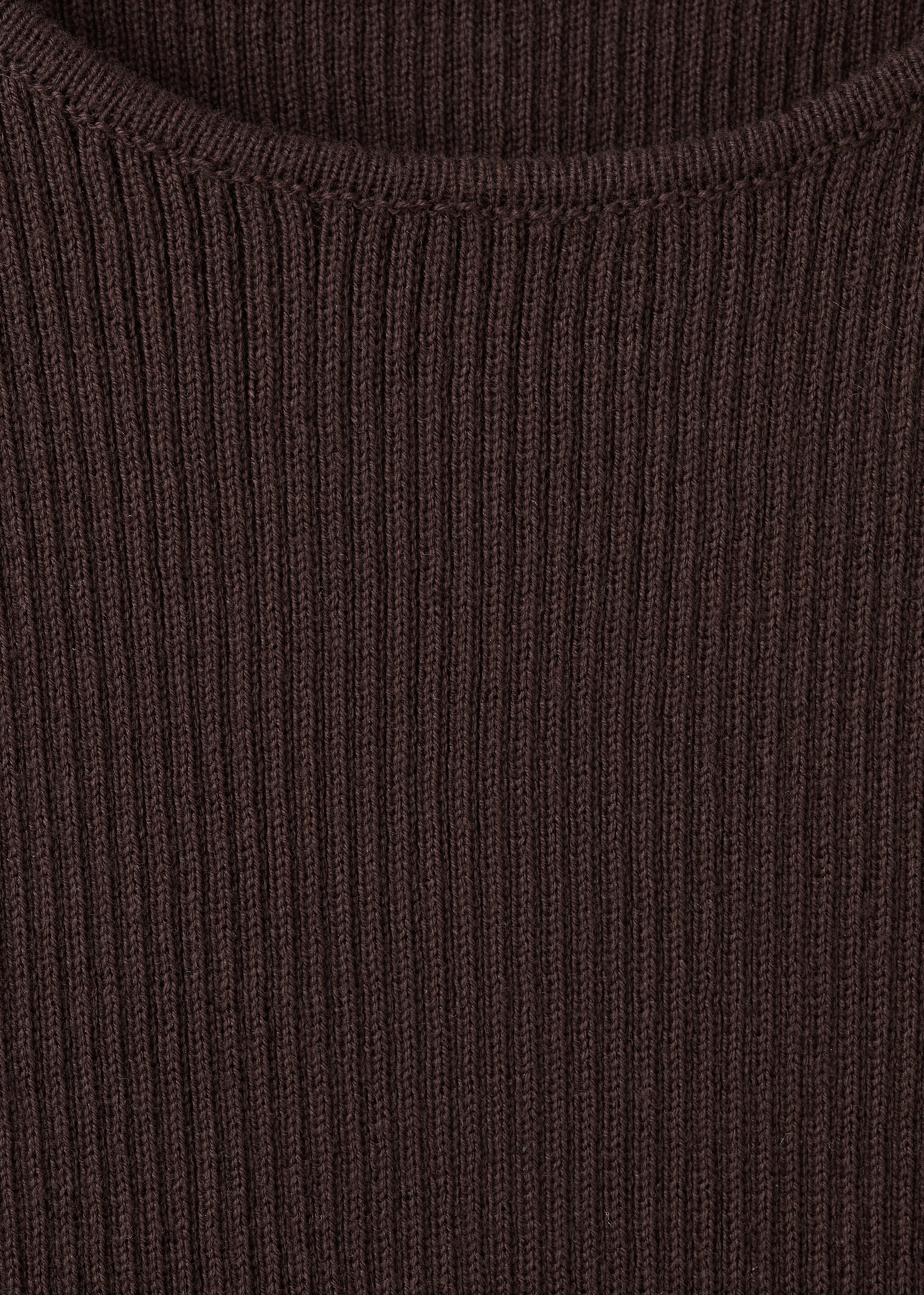 Fitted fine-knit top - Details of the article 8, Chocolate. Ref: 27087151-00.