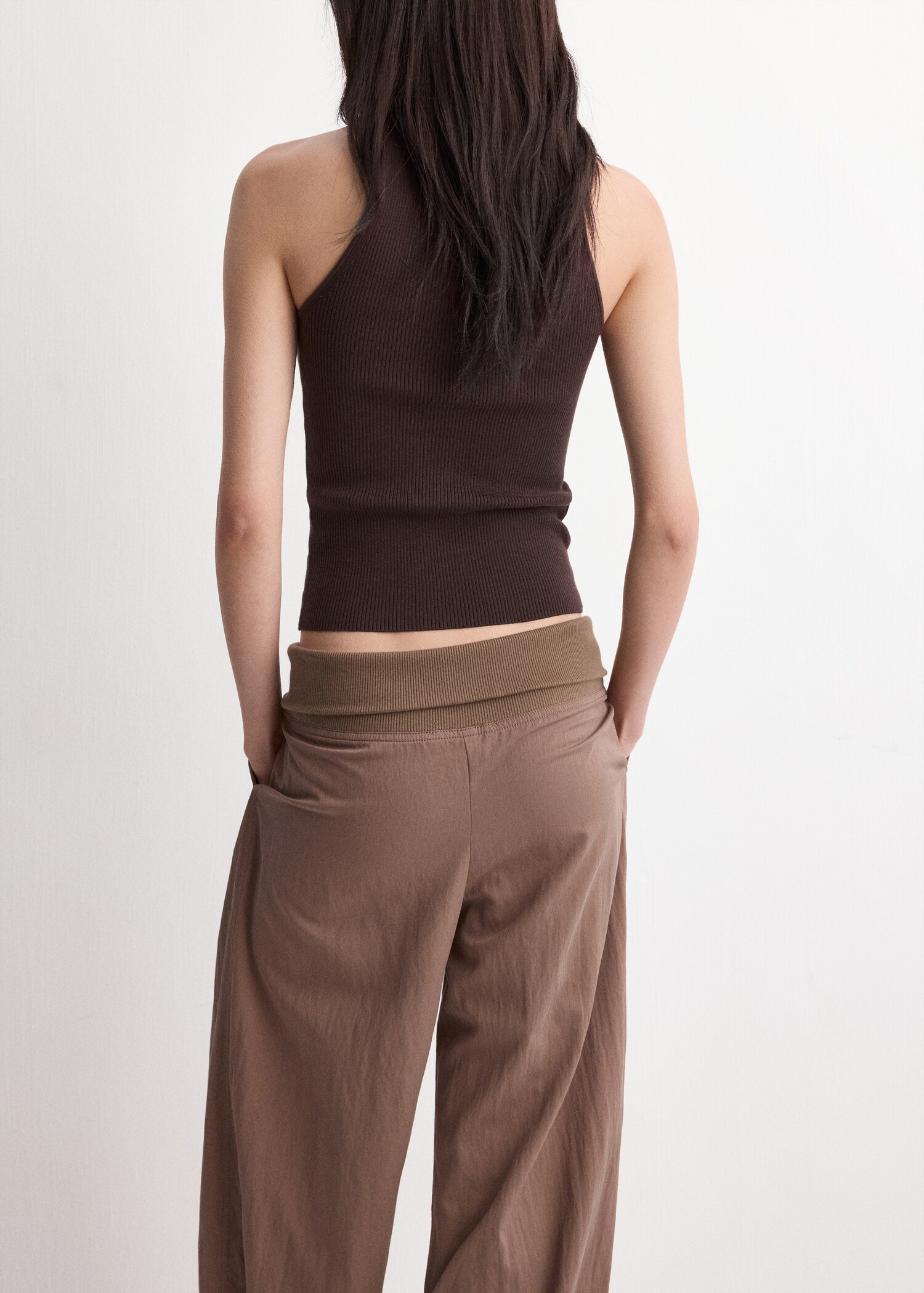 Приталенный топ из тонкого трикотажа - Обратная сторона изделия