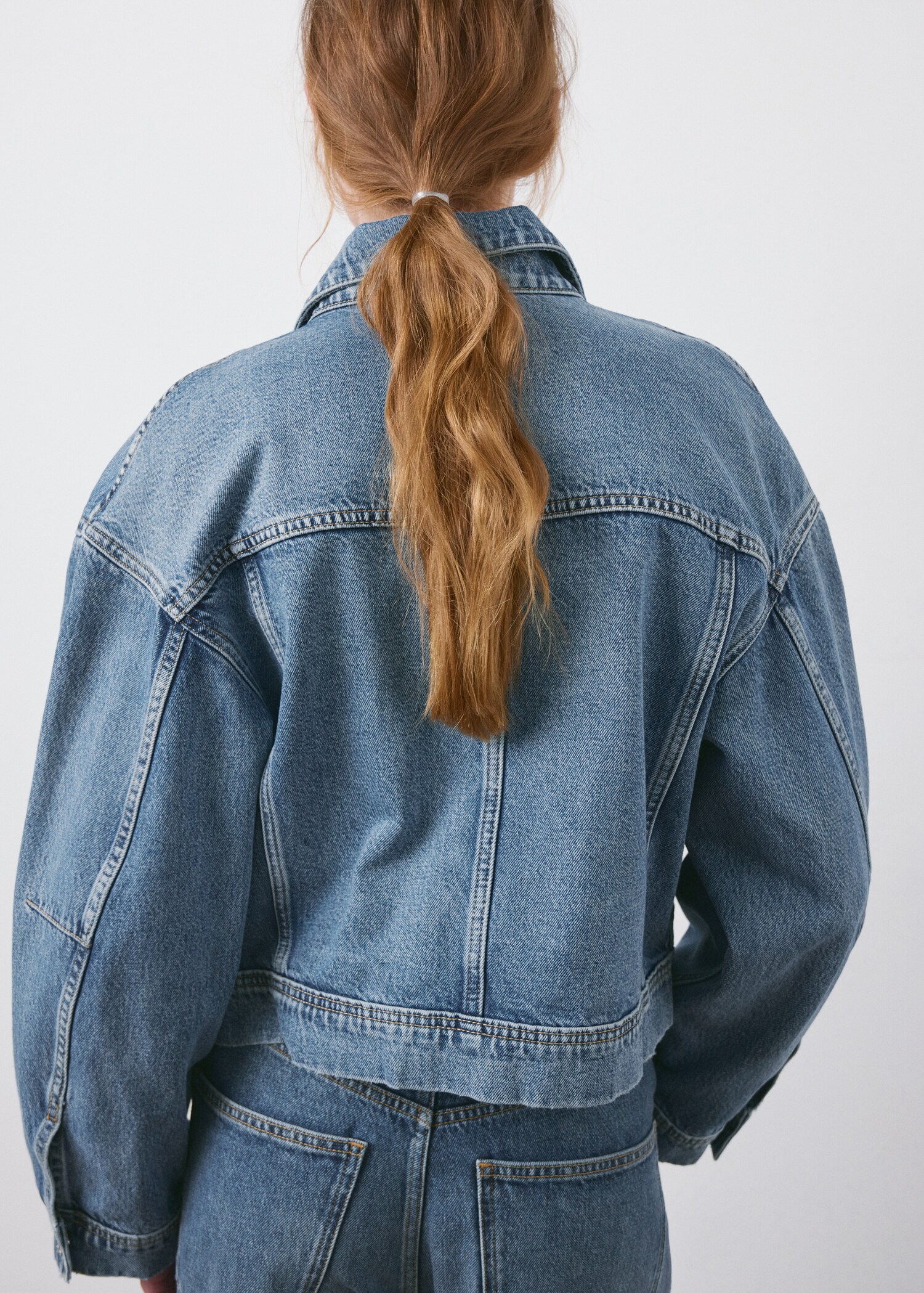 Pockets denim jacket - Reverse of the article
