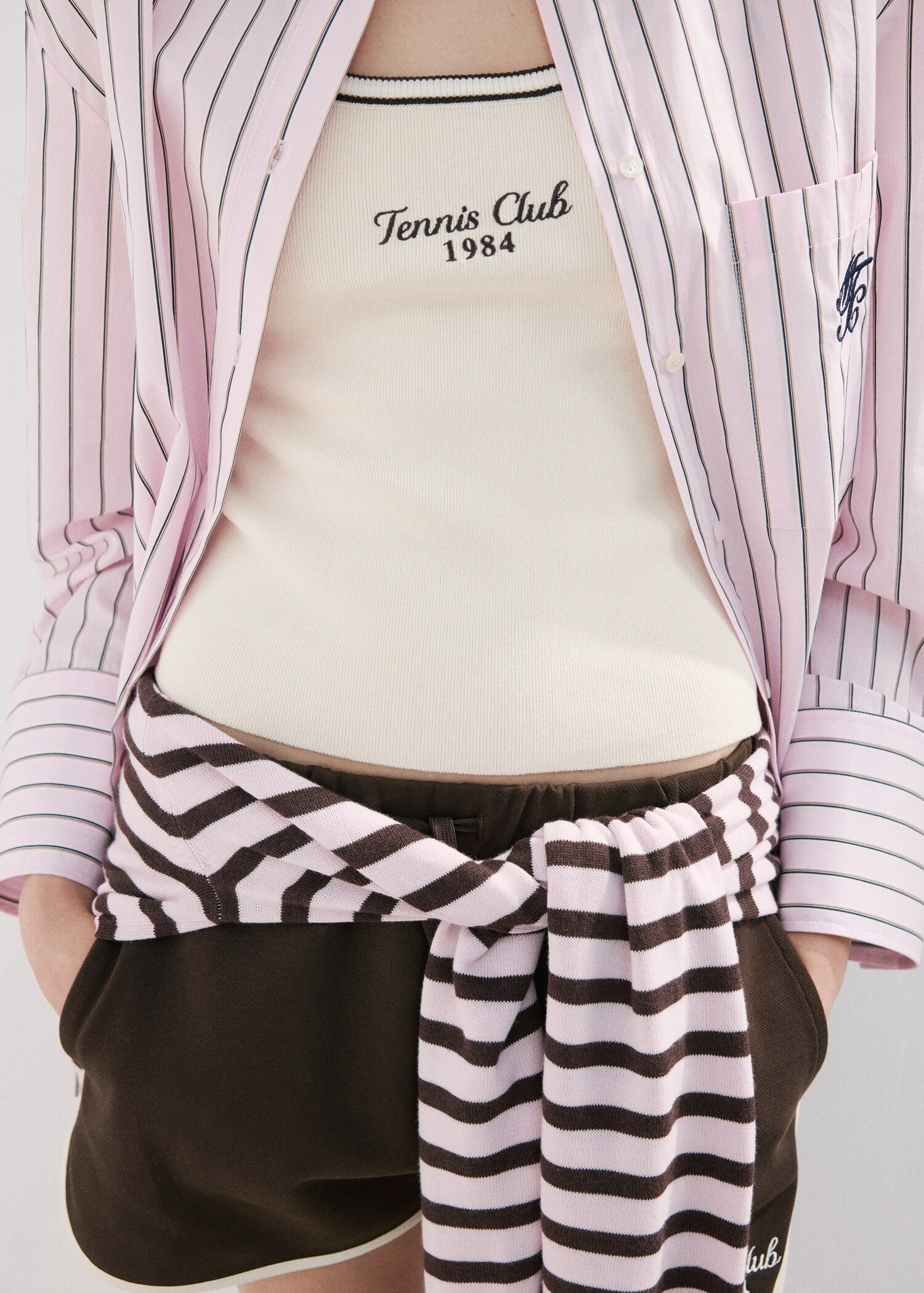 Top with embroidered message and contrasting trim - Details of the article 6