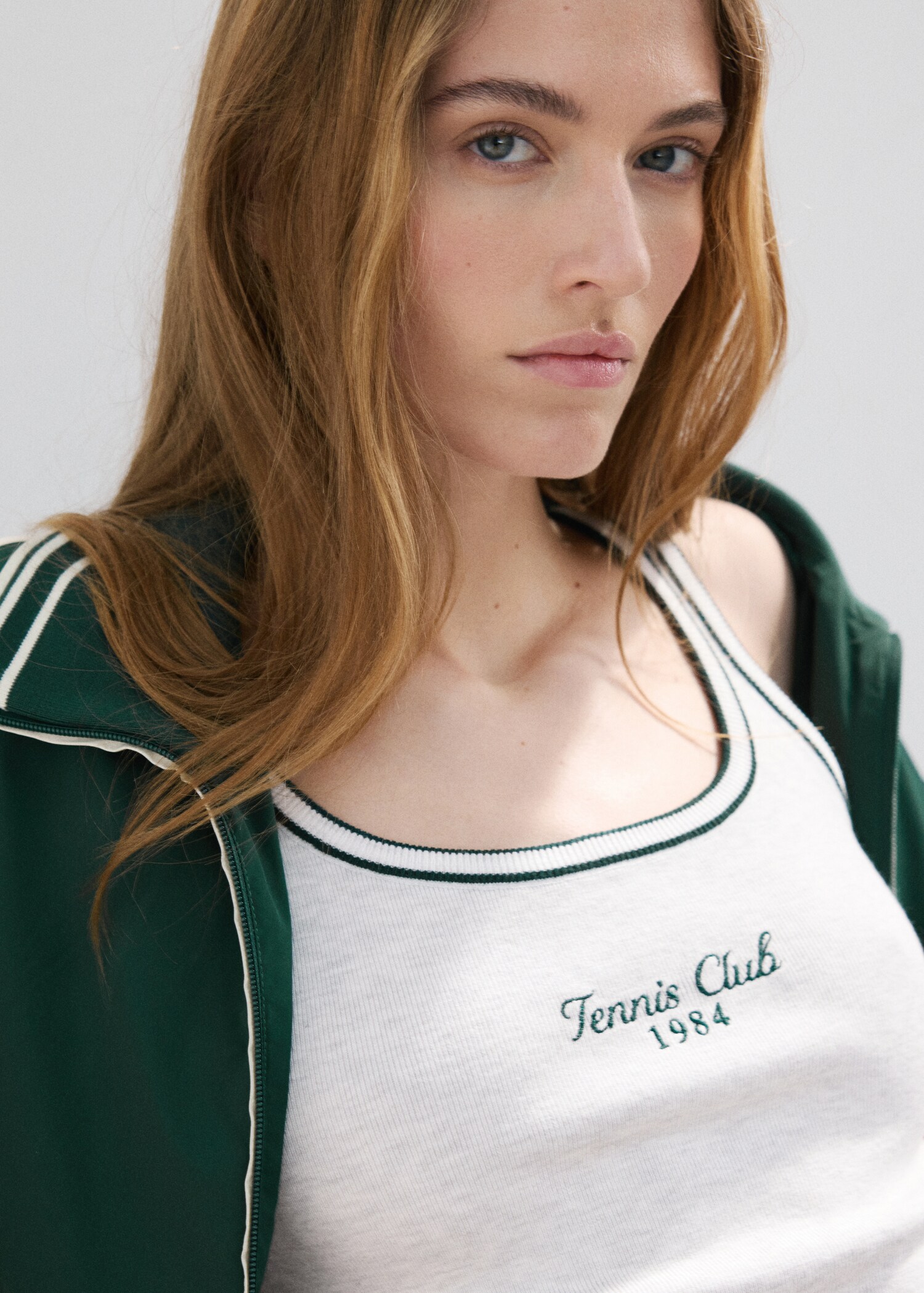 Top with embroidered message and contrasting trim - Details of the article 1