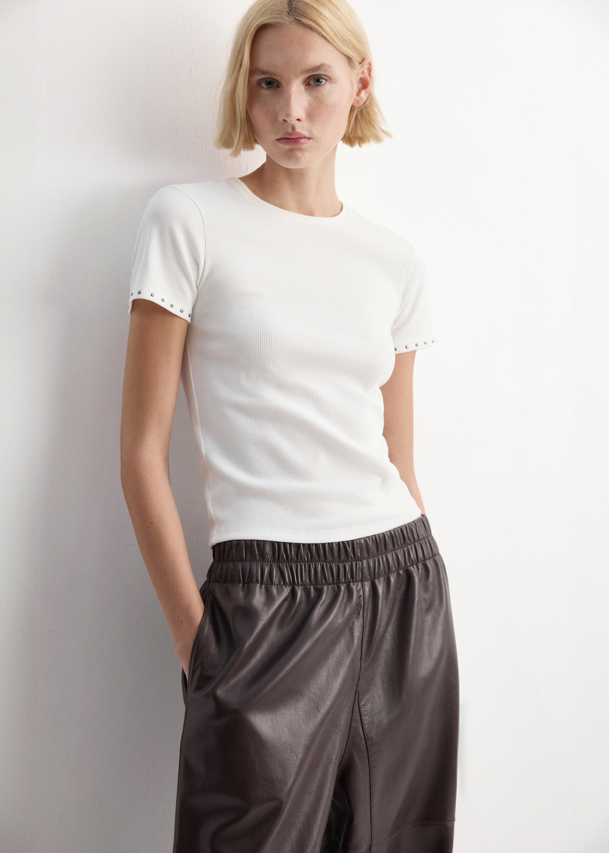 T-shirt met korte mouwen en studs - Middenvlak, Wit. Ref: 27087165-00.