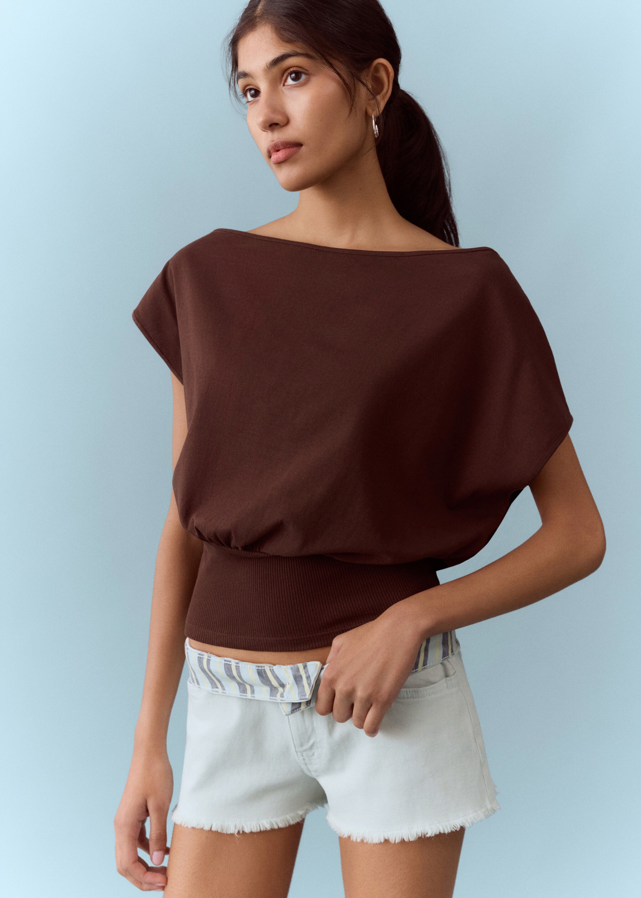 Reversible-waist mini shorts - Details of the article 4, Blue. Ref: 27087778-00.