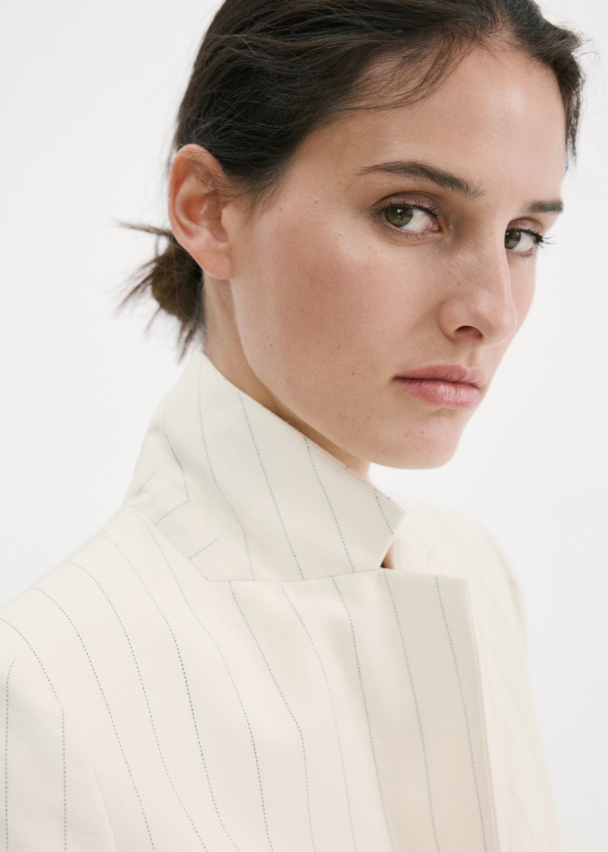 Linen suit jacket with belt - Details of the article 1, Ecru. Ref: 27087782-00.