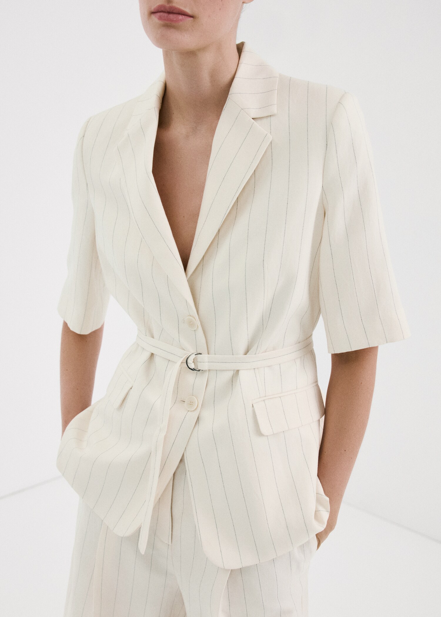 Linen suit jacket with belt - Details of the article 6