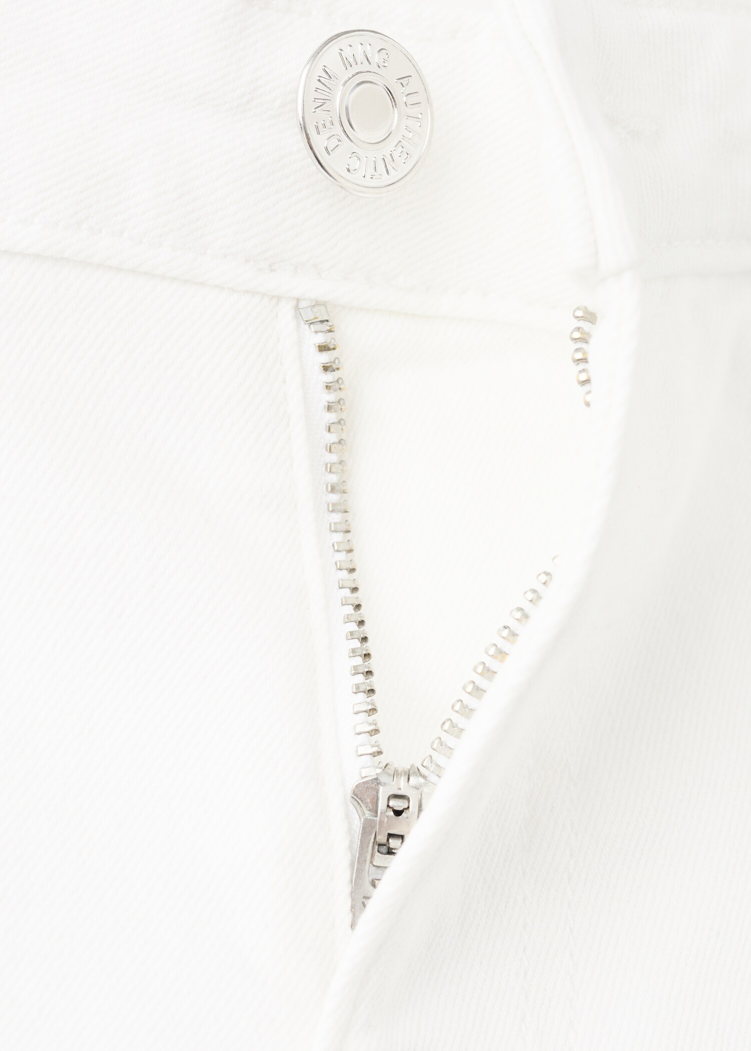 Embroidered detail shorts - Details of the article 0