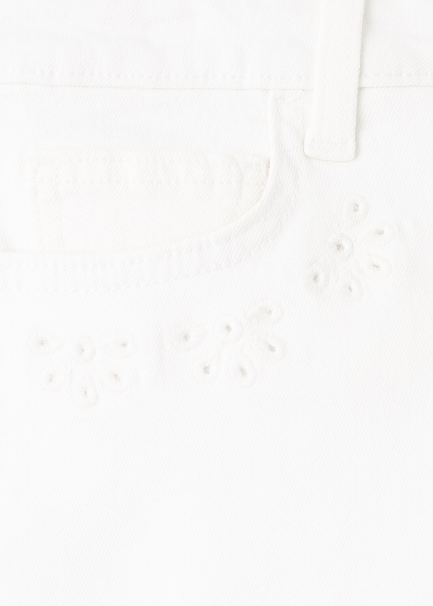Embroidered detail shorts - Details of the article 8