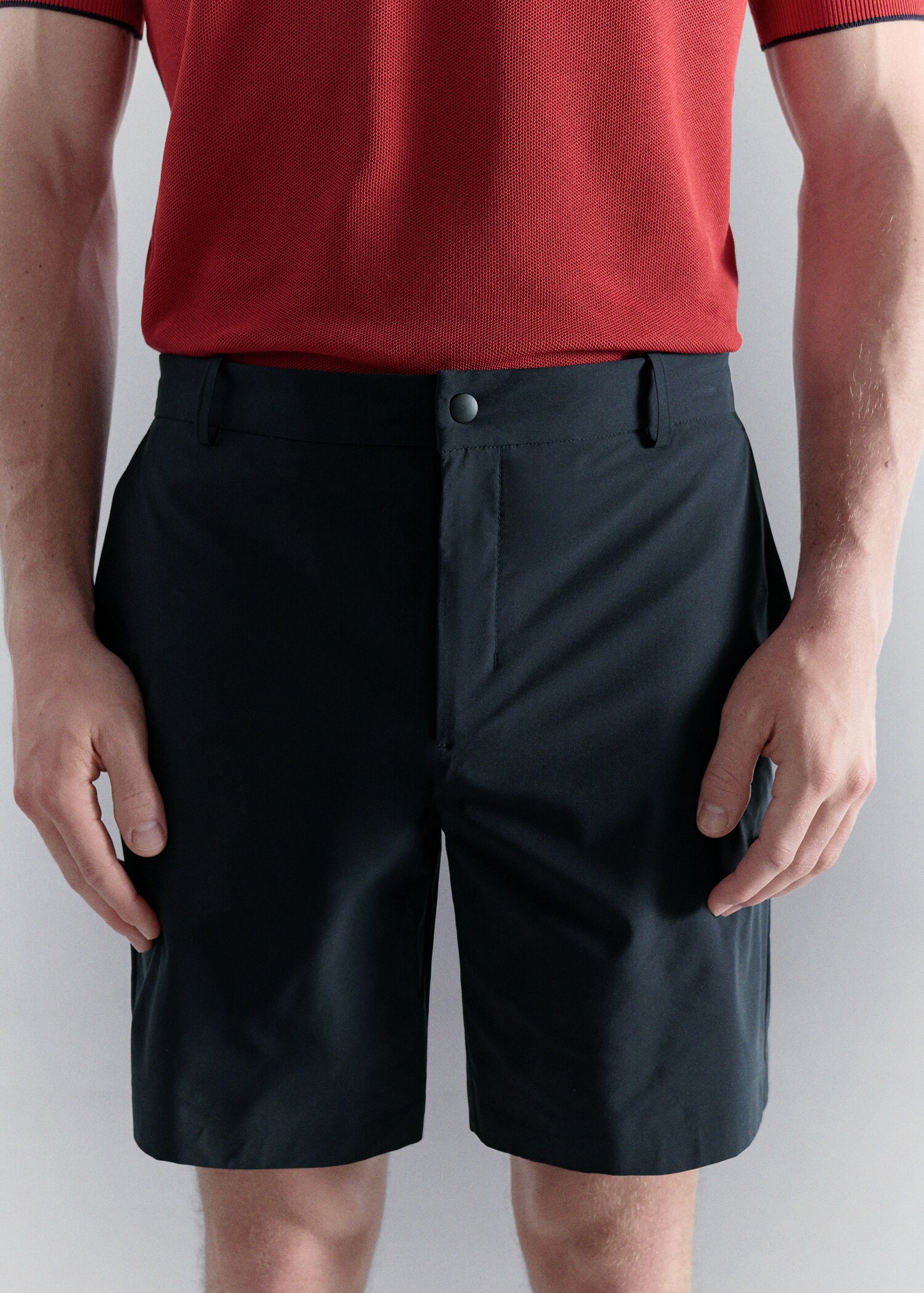 Comfort-stretch water-repellent Bermuda shorts - Details of the article 1