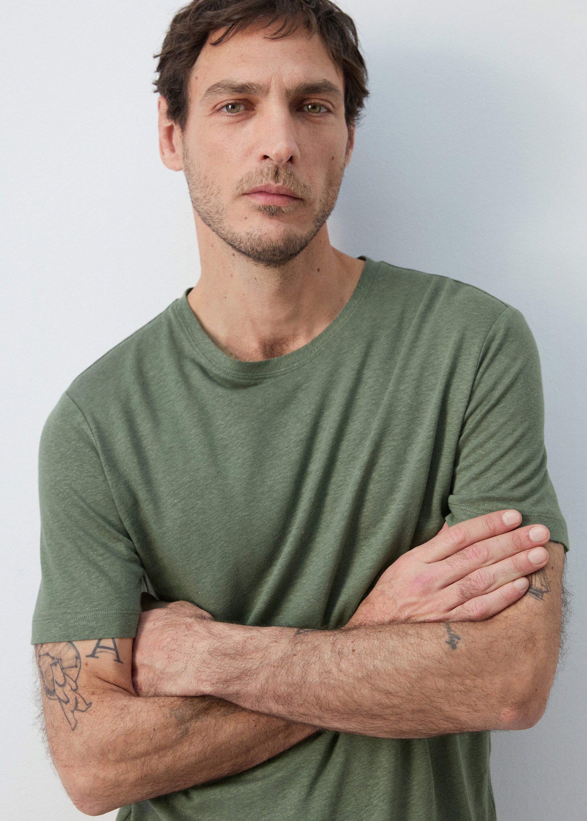 T-shirt lin slim-fit - Détail de l'article 1, Vert forêt. Ref: 27087895-00.