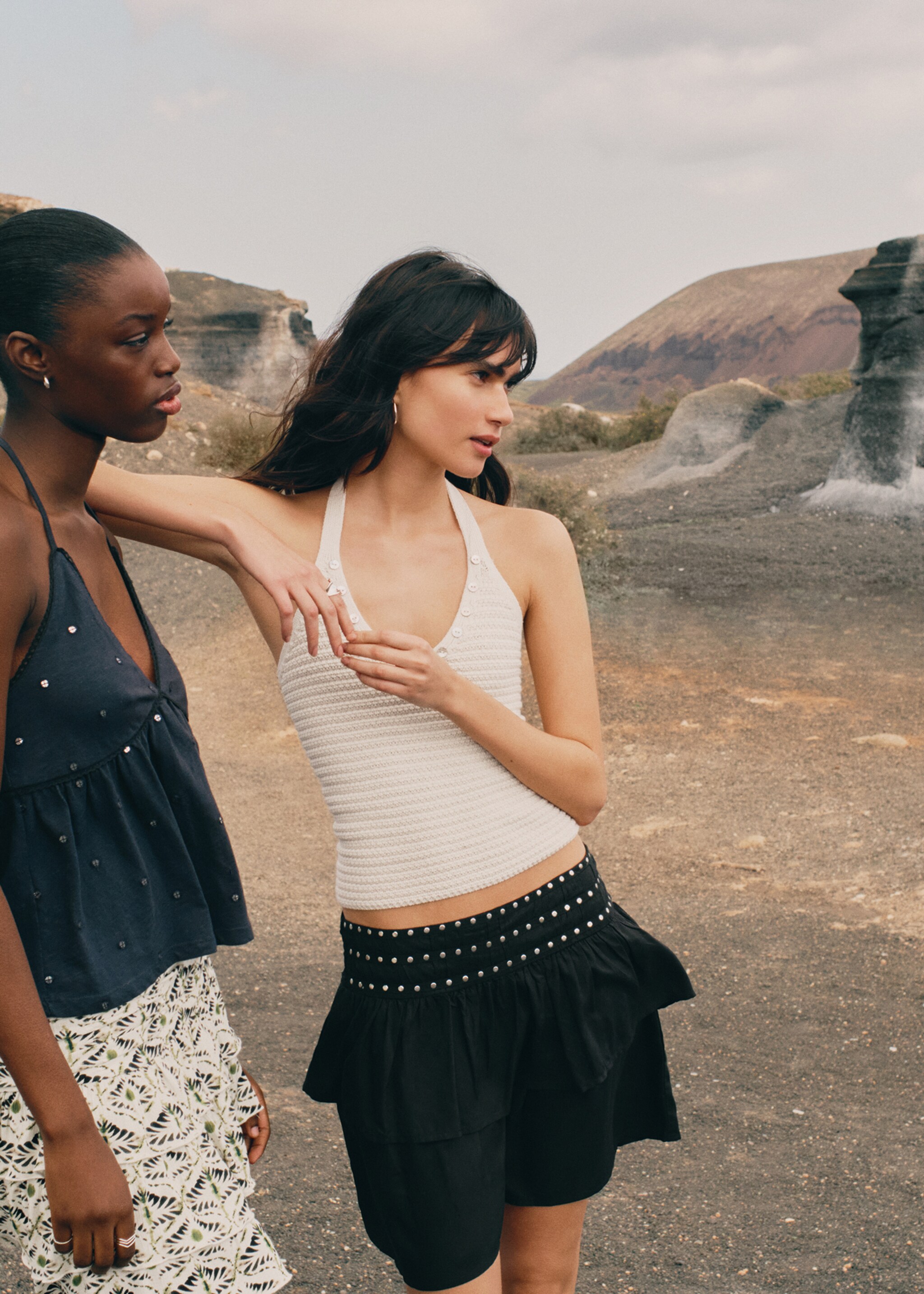 Studded short skirt - Details of the article 5, Black. Ref: 27087899-00.