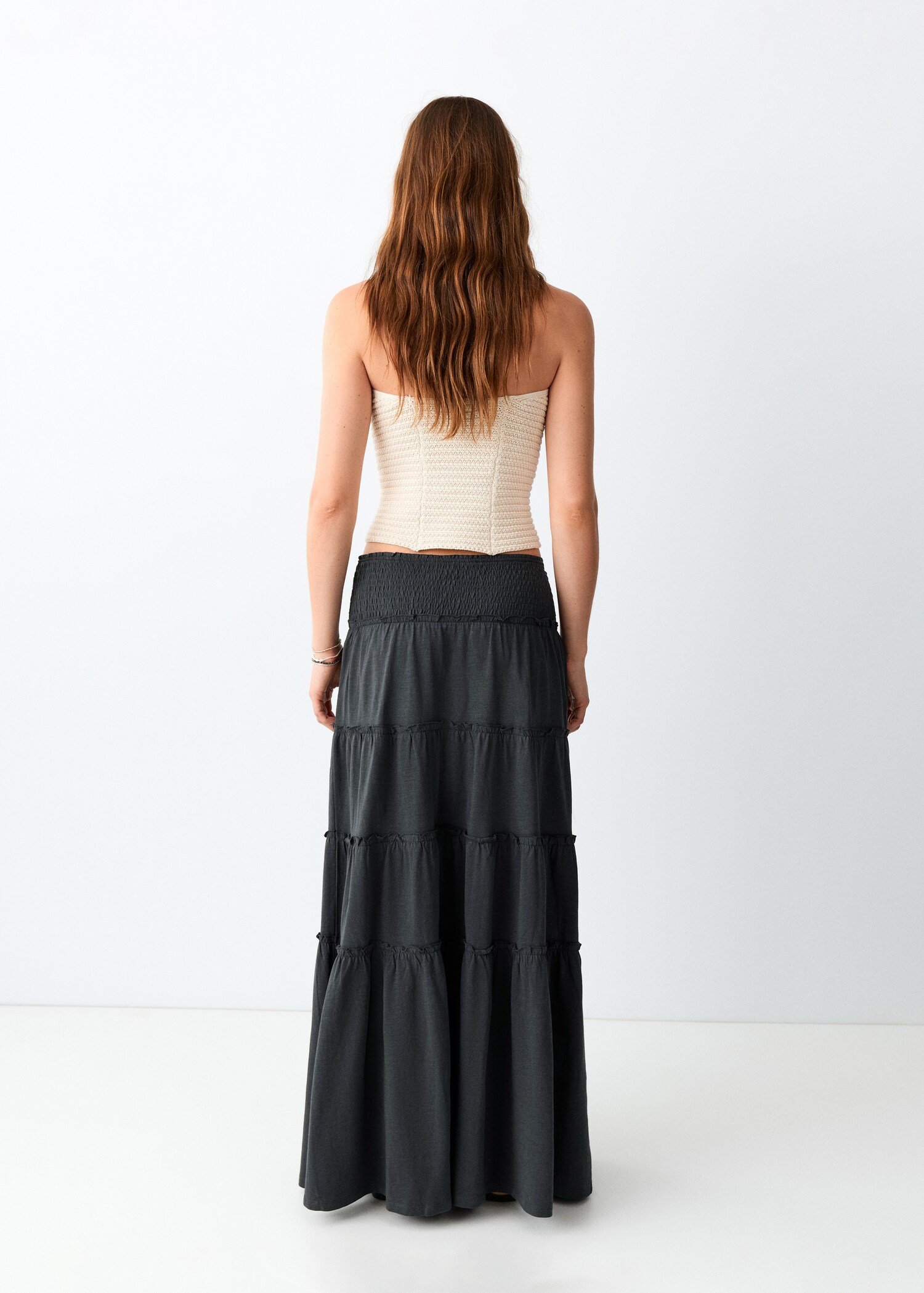 Ruffled flowed skirt - Reverse of the article