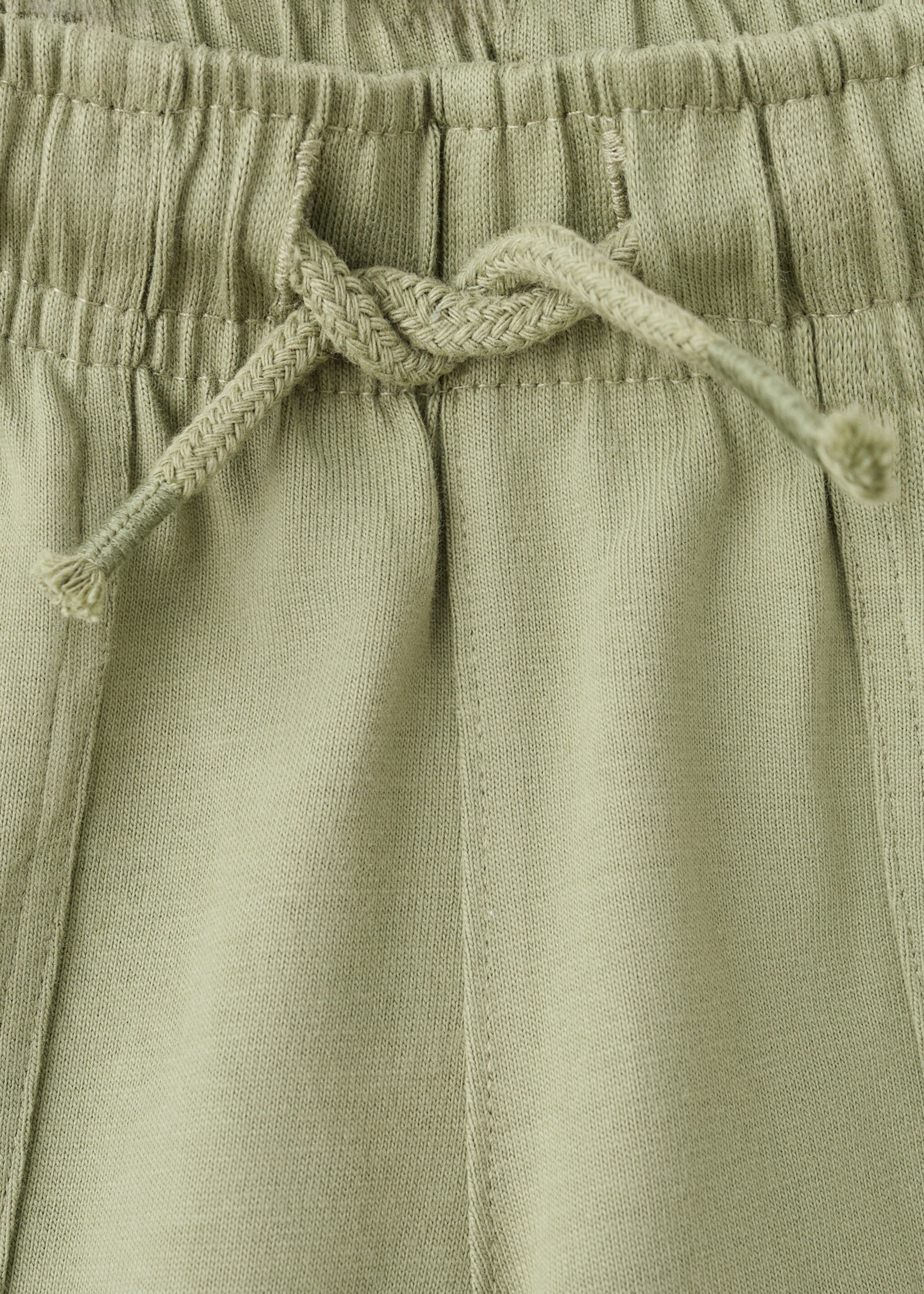 Sport Bermuda shorts - Details of the article 8, Khaki. Ref: 27087911-00.