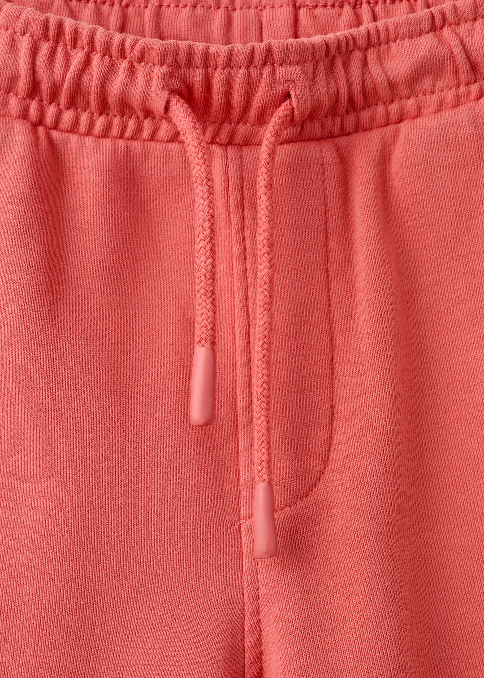 Oversized sports Bermuda shorts - Details of the article 8, Coral Red. Ref: 27087912-00.