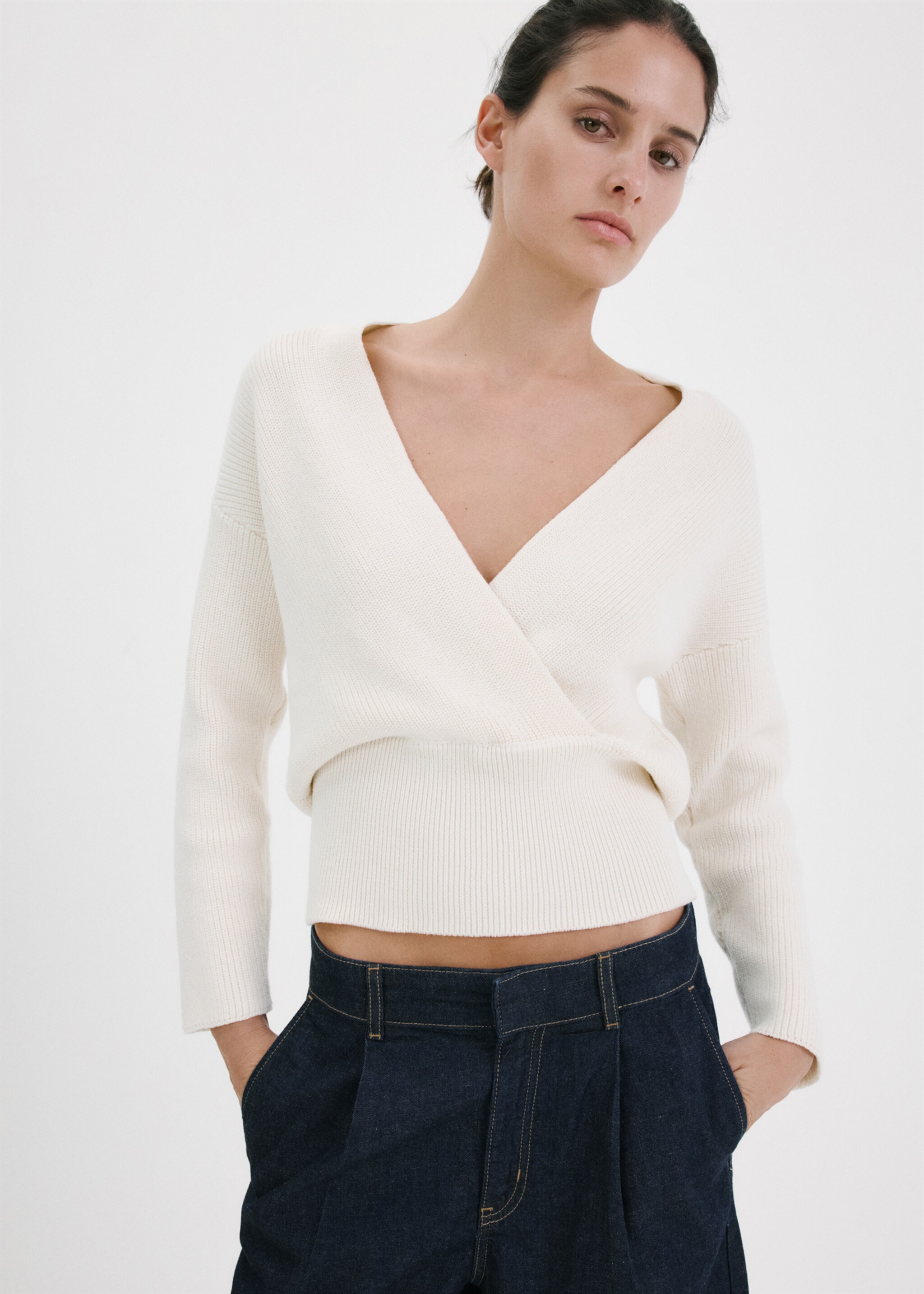 Mid-rise denim bermuda shorts with pleats - Medium plane, Open Blue. Ref: 27087923-00.