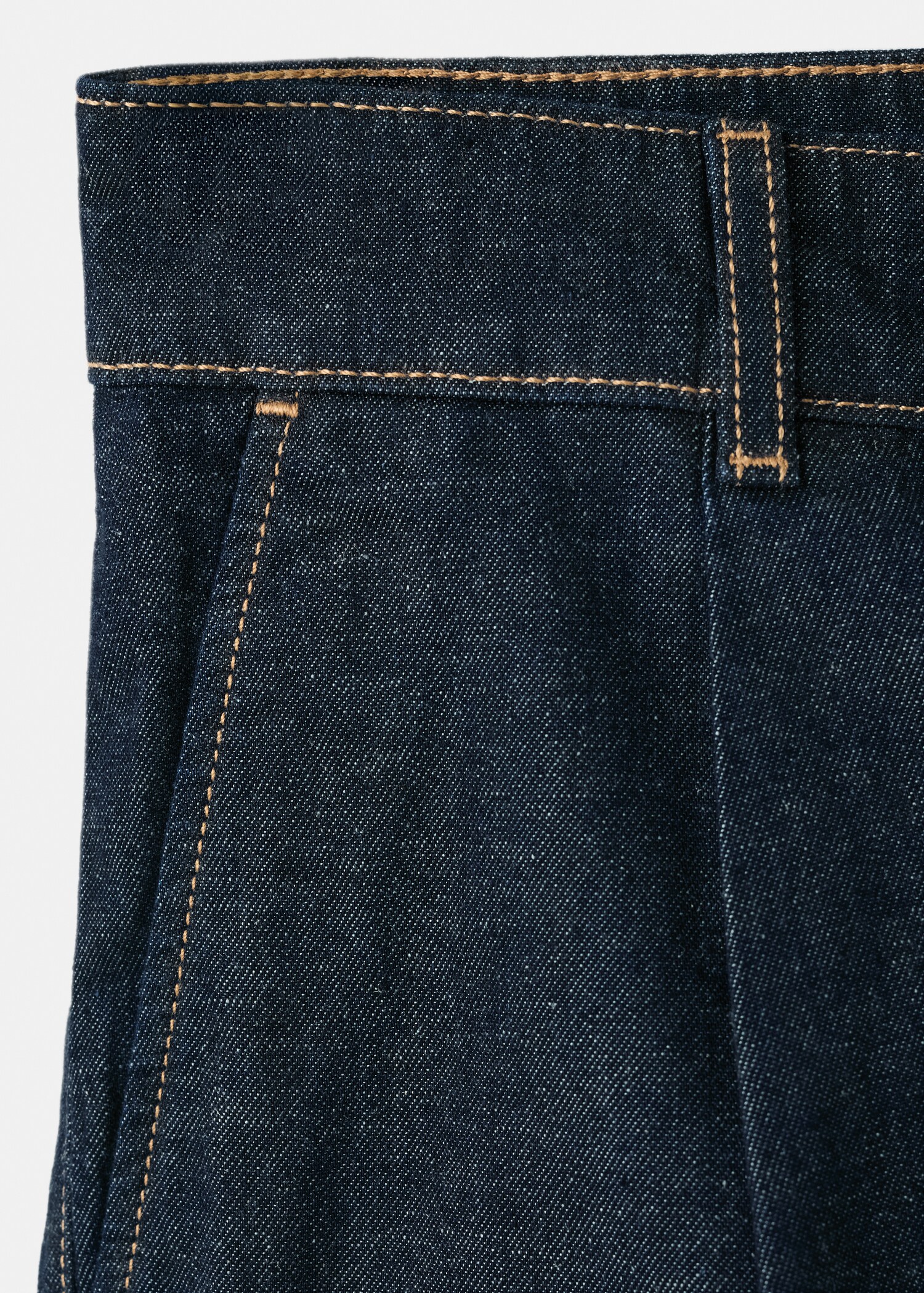 Mid-rise denim bermuda shorts with pleats - Details of the article 8